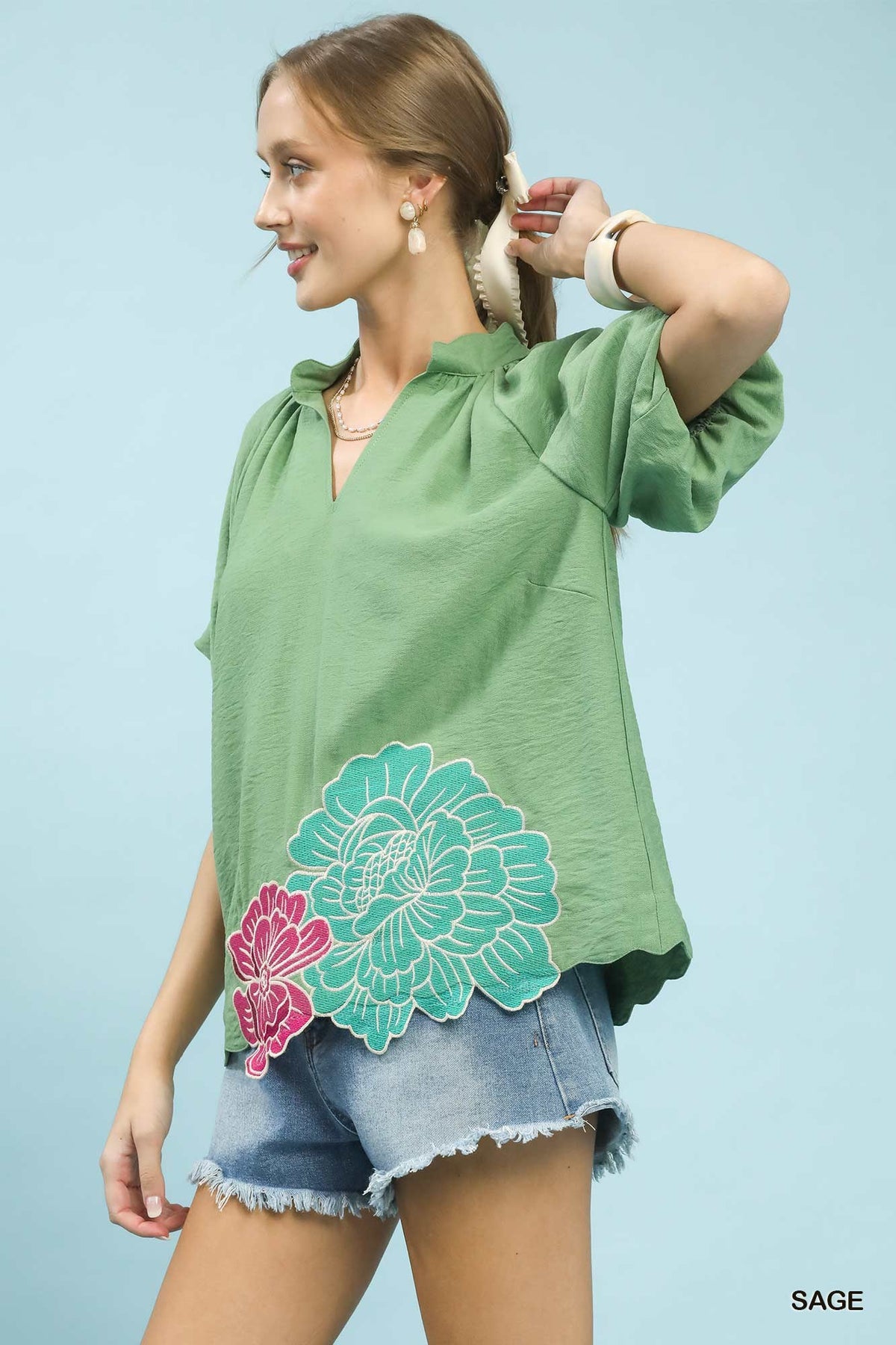 Umgee Floral Embroidered Hem Blouse