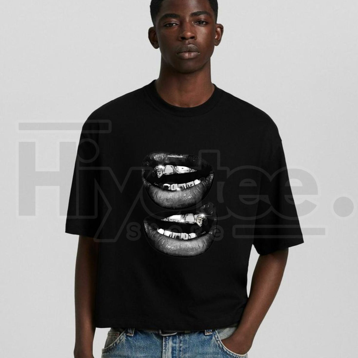 "Bold Mouth" Fashionable Garment-Dyed – Streetwear Graphic Top