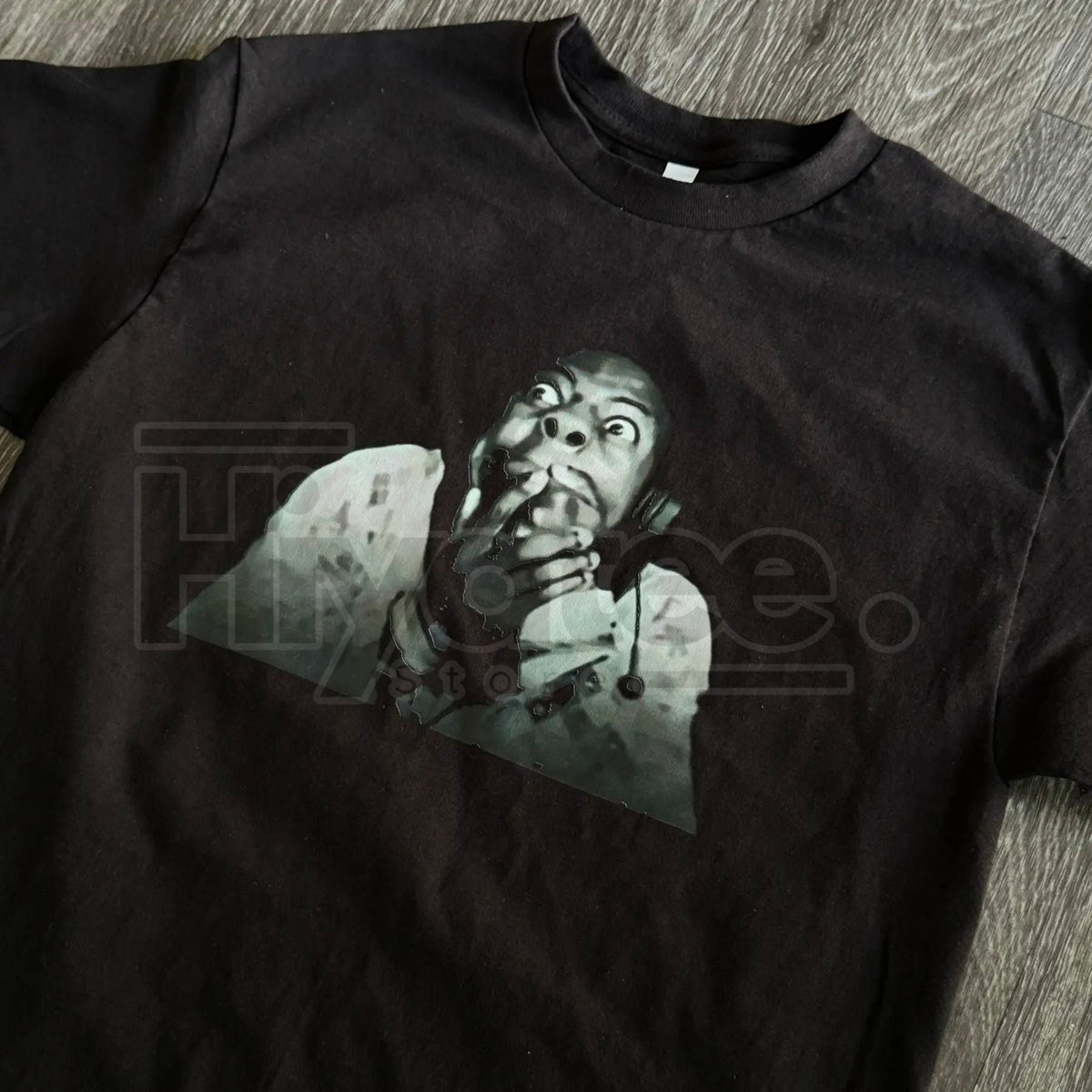 Speed Covering His Mouth Funny T-Shirt – 100% Cotton 6oz Heavyweight Tee