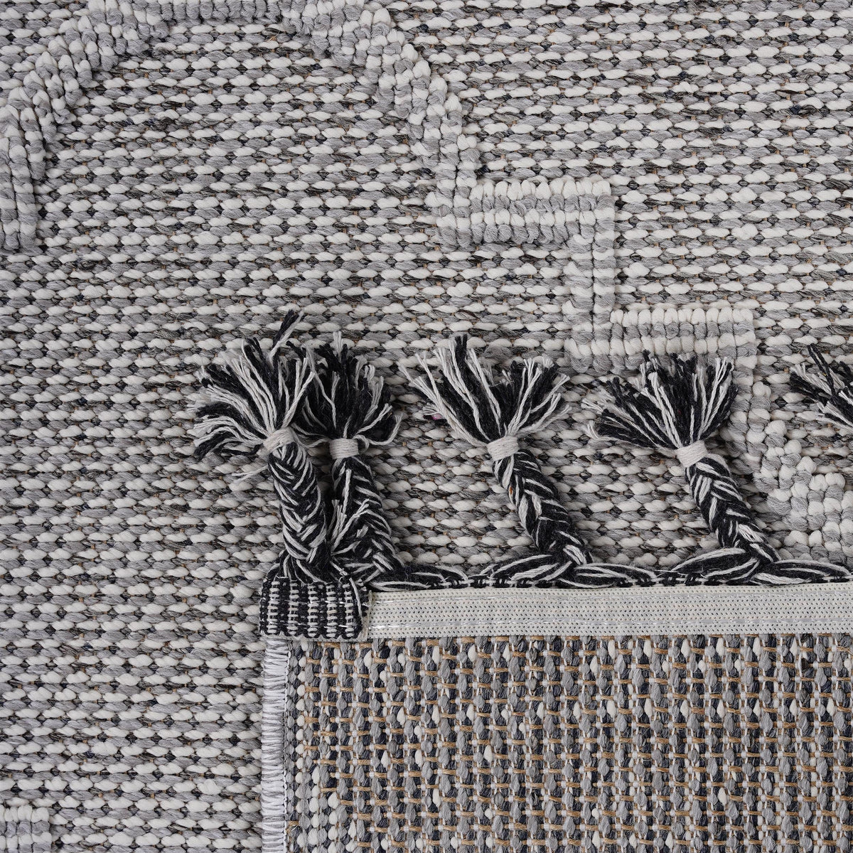 NAAR Guros Collection 6X9 White / Grey / Trellis Indoor / Outdoor Area Rug