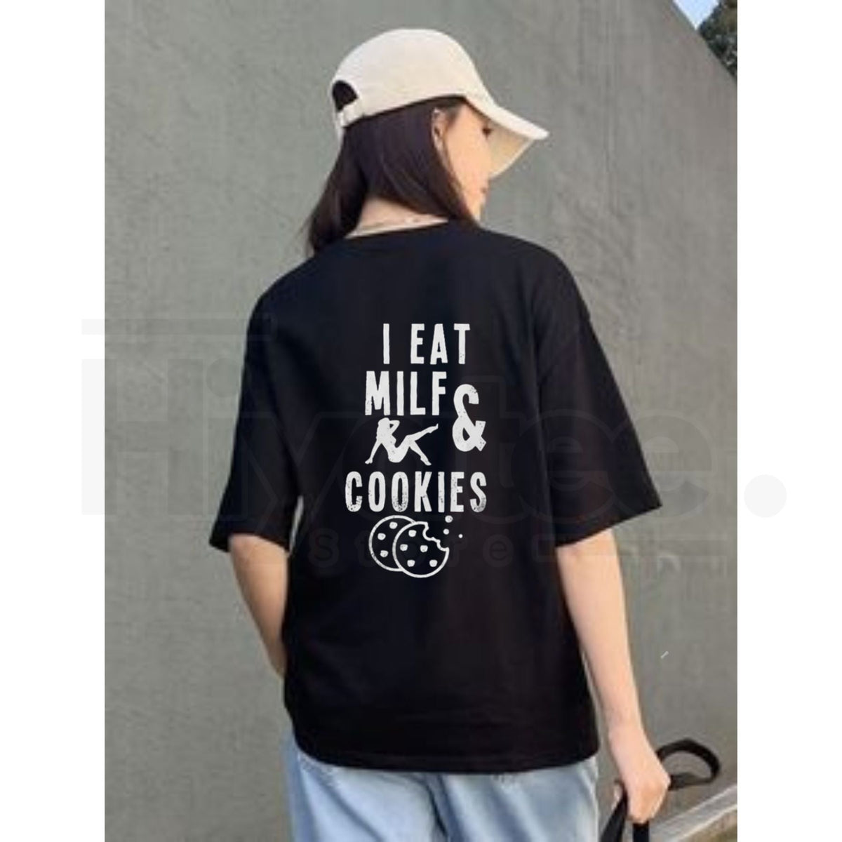 "I Eat Milf & Cookies" – Funny Innuendo Graphic T-Shirt
