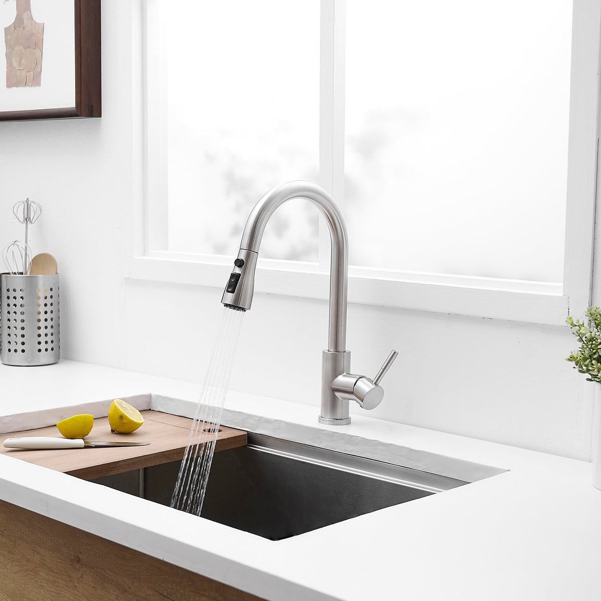 Kitchen Sink Faucet, Brushed Nickel Kitchen Faucets with Pull out Sprayer Stainless Steel Kitchen Faucet