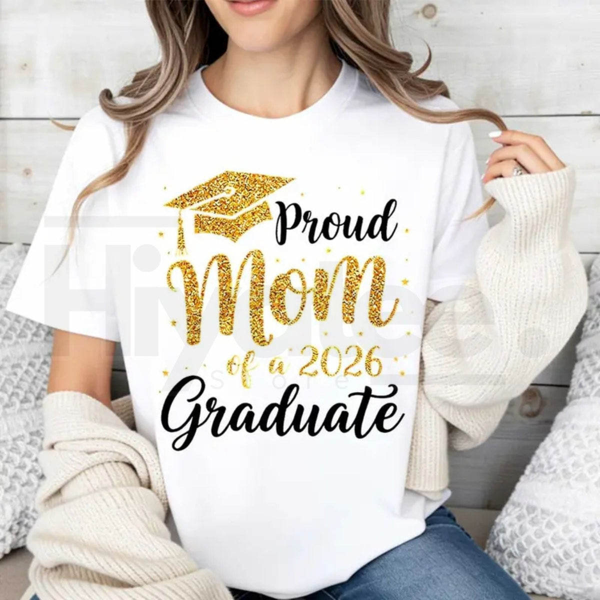 "Mom Of A 2026 Graduate" Graduation Cap – Proud Mother Celebration Crewneck