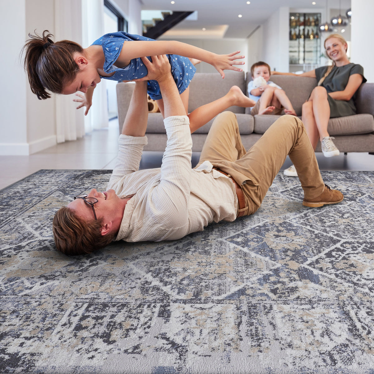 NAAR PAYAS Collection 5X7 Grey / Blue / Traditional Area Rug