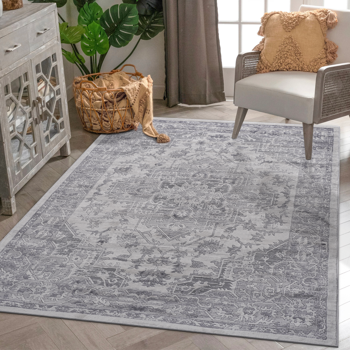 NAAR MARFI Collection 6X9 Silver / Oriental Area Rug