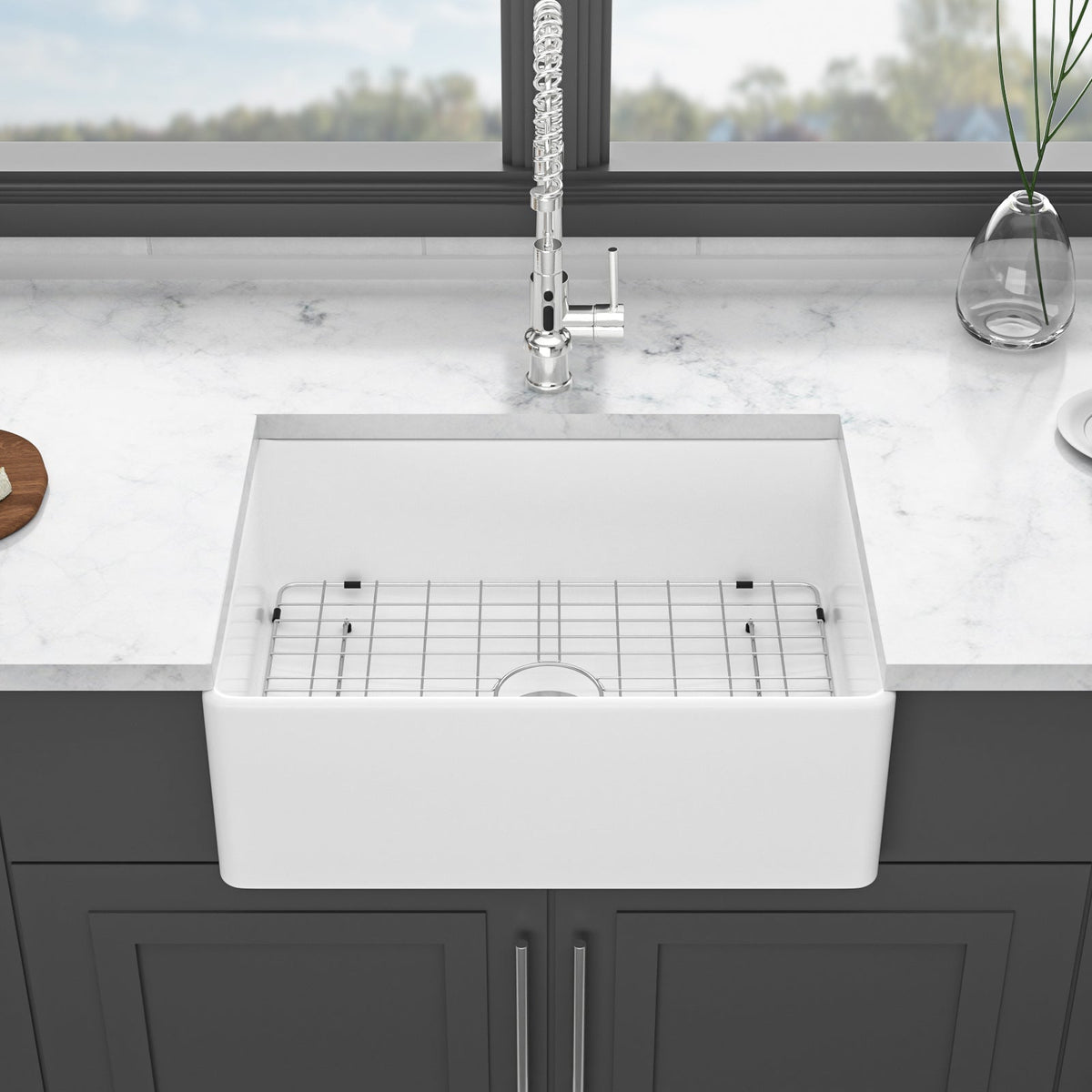 28 Inch White Farmhouse Sink Ceramic Single Bowl with Drain Assembly and Bottom Grid