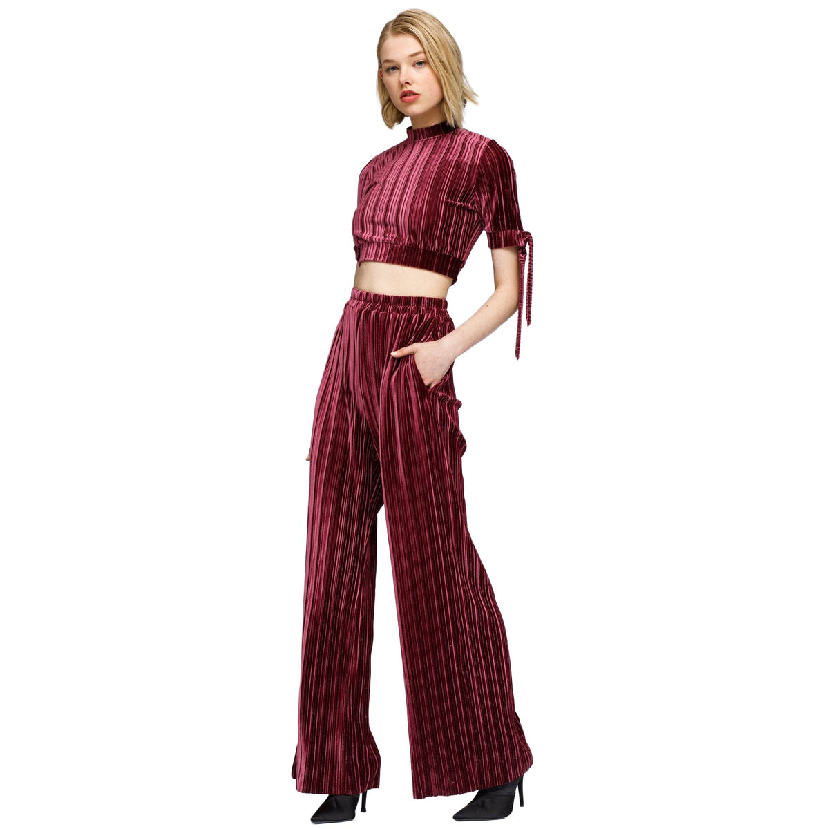 Women's Mock-Neck Velvet Crop Top In Mulberry