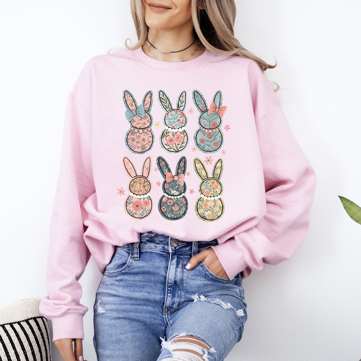 Adorable Floral Bunnies Easter Bunny Jesus Rabbit Garden Floral Design Sweatshirt