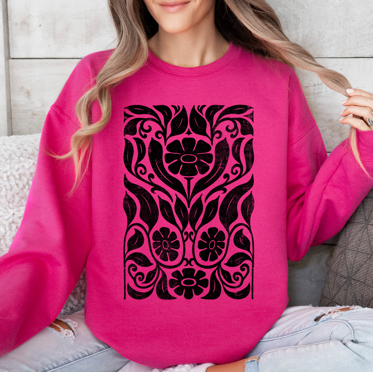 Big Bloom Daisy Flower Vintage Boho Nature Inspired Bold Floral Pattern Sweatshirt