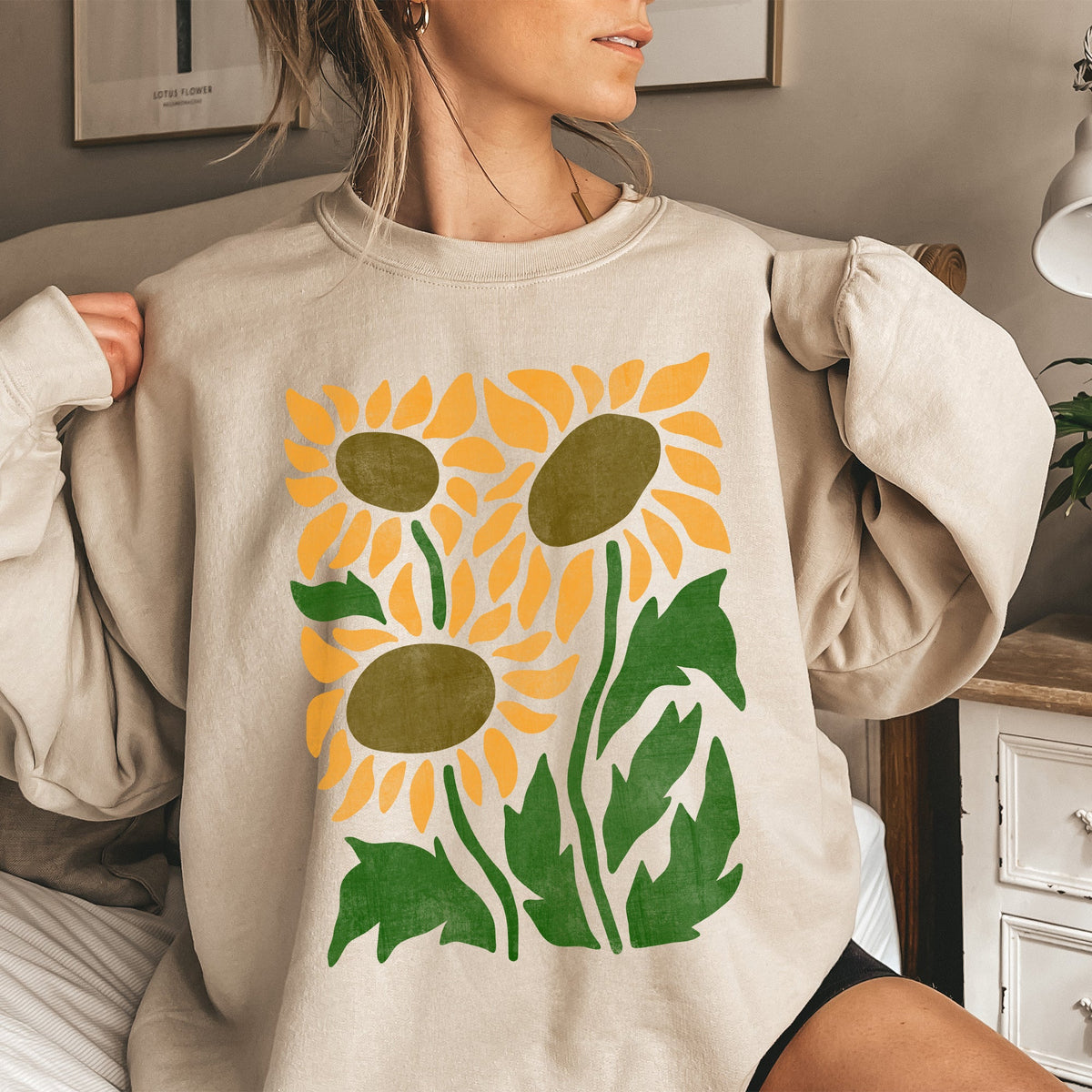 Boho Sunflowers Retro Floral Vintage Bohemian Garden Print Soft Cozy Comfort Sweatshirt