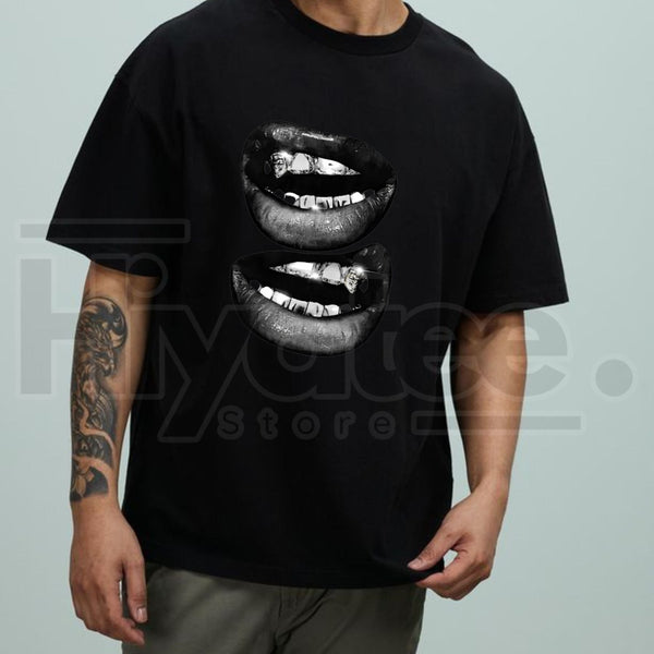 "Bold Mouth" Fashionable Garment-Dyed – Streetwear Graphic Top