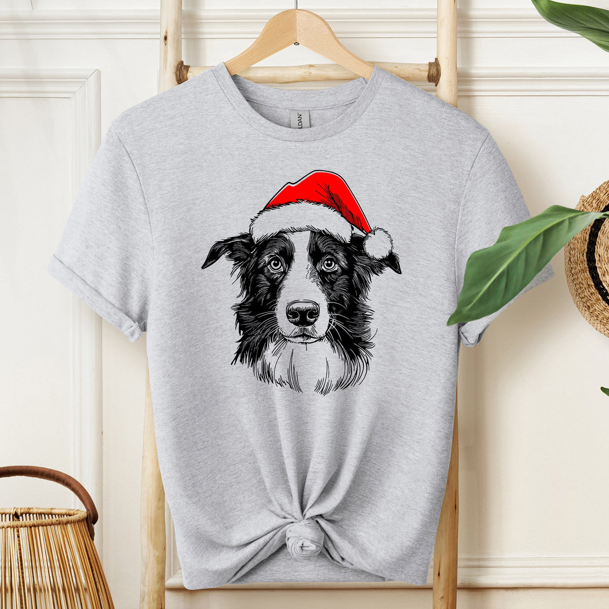 Border Collie Santa Christmas Dog Lover Pet Portrait Art Graphic Comfort Colors Tee