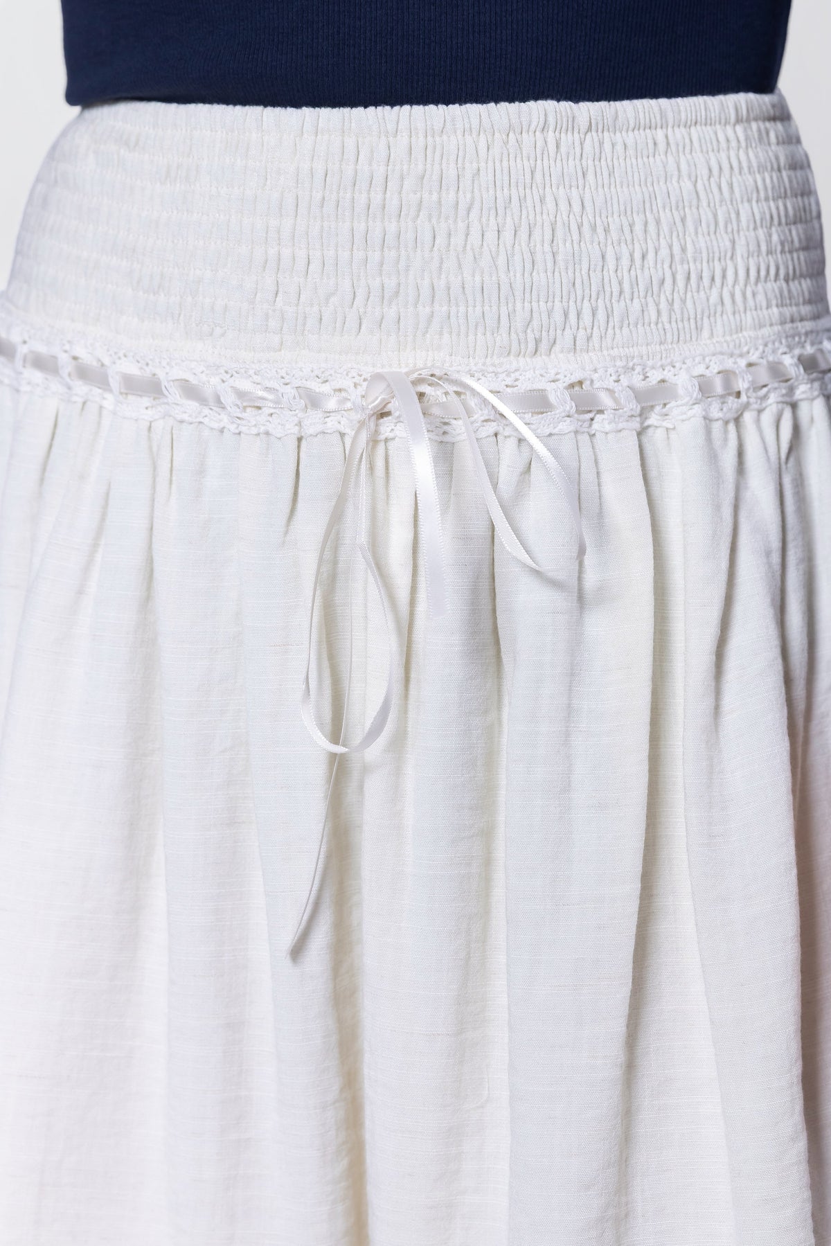 Avery Skirt 23" (Off White)