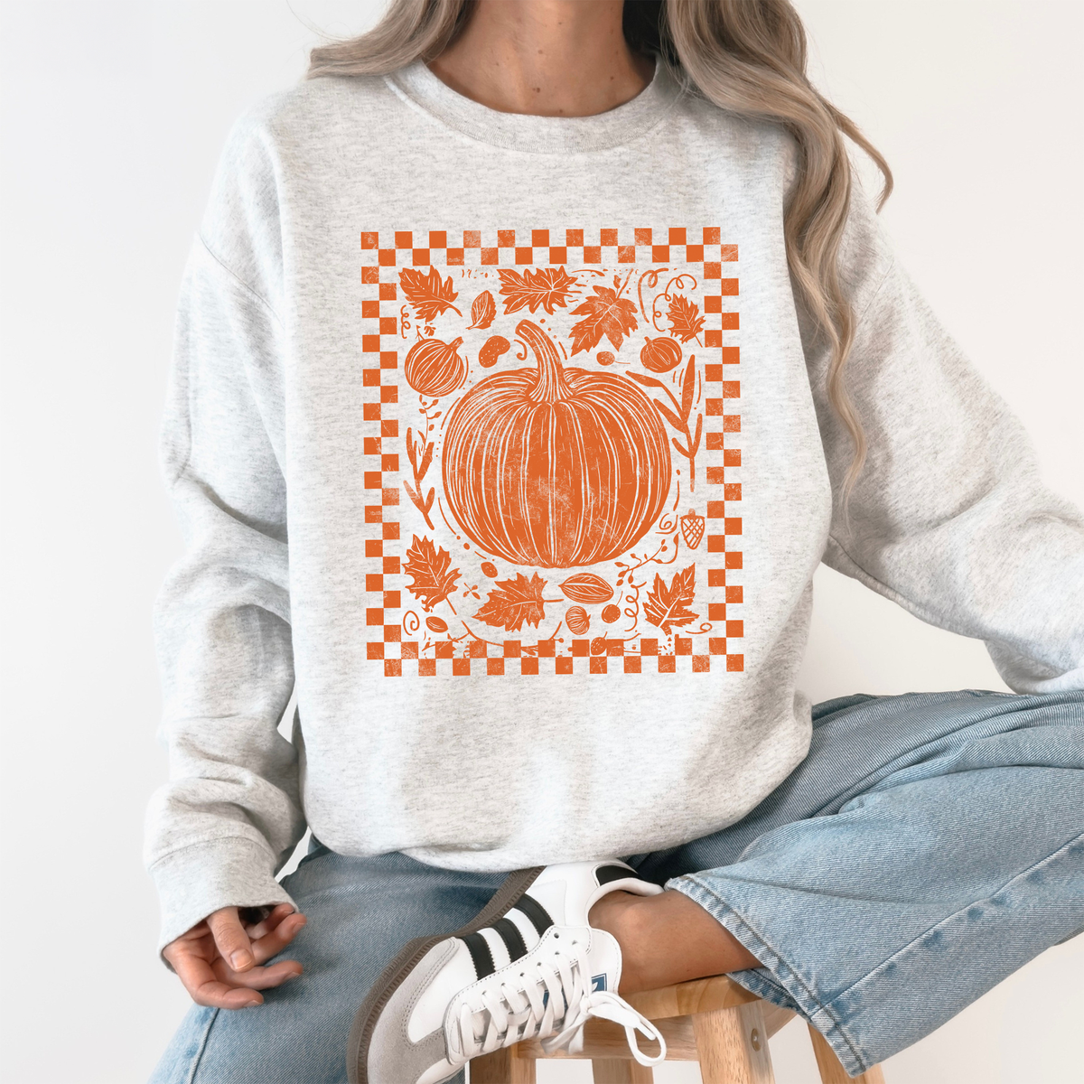 Checkered Pumpkin Minimalist Autumn Harvest Motif Cozy Seasonal For Fall Wardrobe Sweatshirt