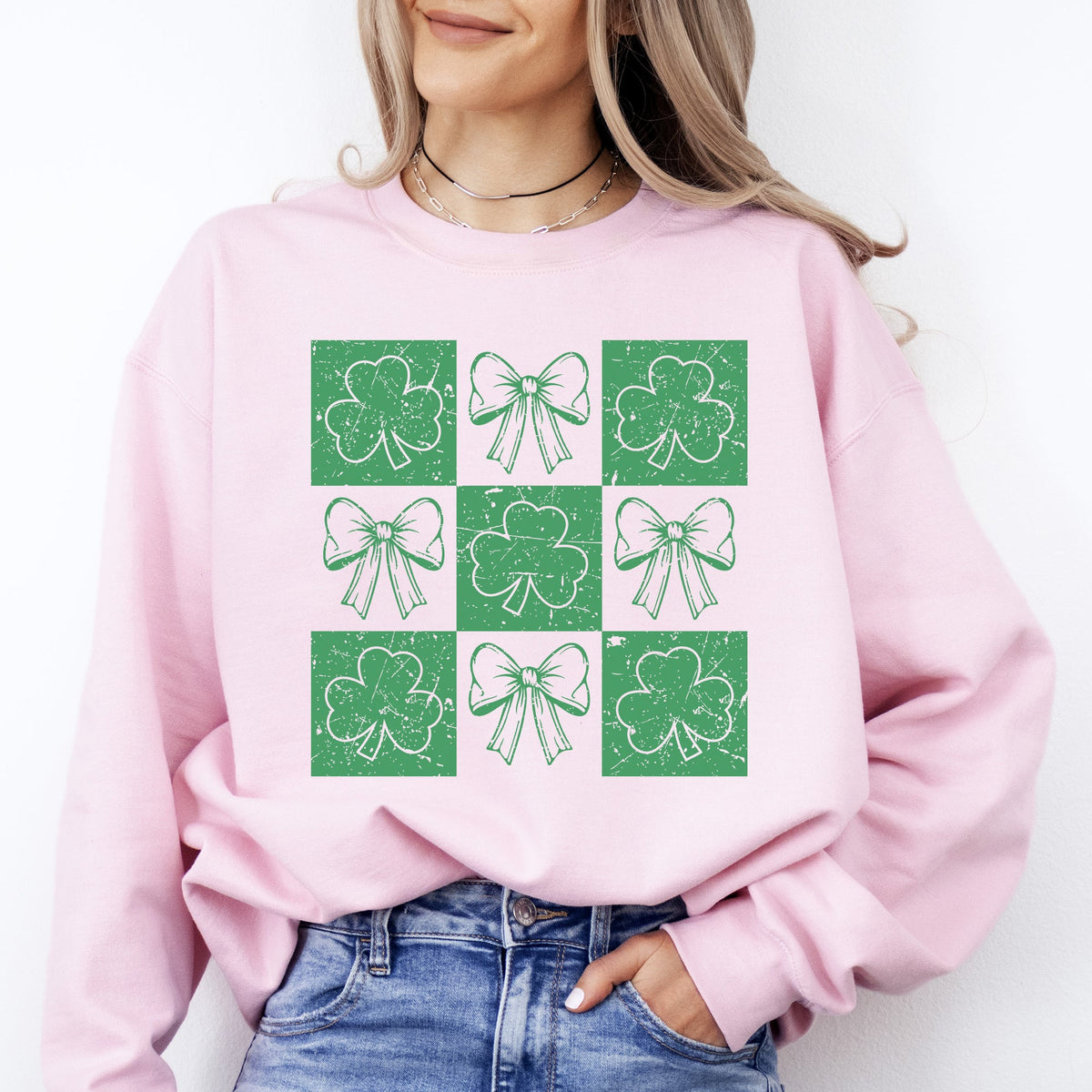 Checkered Retro Ribbon Bows St Patrick's Day Shamrock Clover Lucky Leprechaun Sweatshirt
