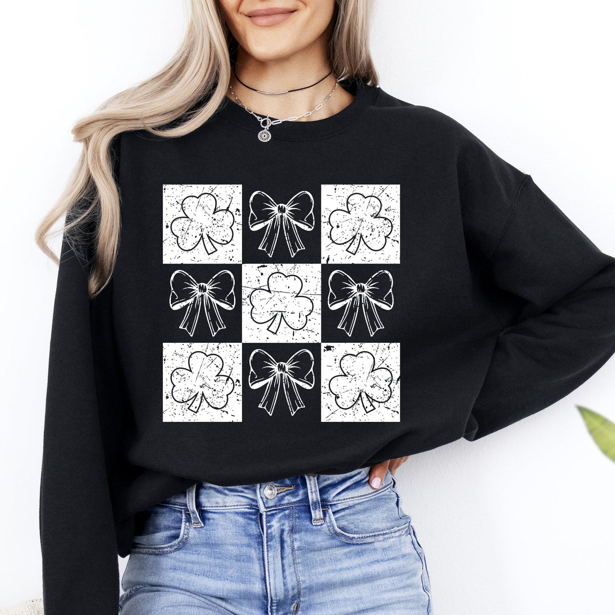 Checkered Retro Ribbon Bows St Patrick's Day Shamrock Clover Lucky Leprechaun Sweatshirt