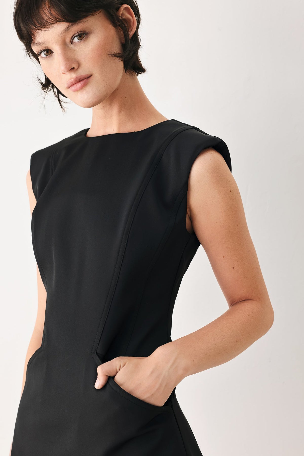THE MODERN ICON WOVEN SHIFT DRESS