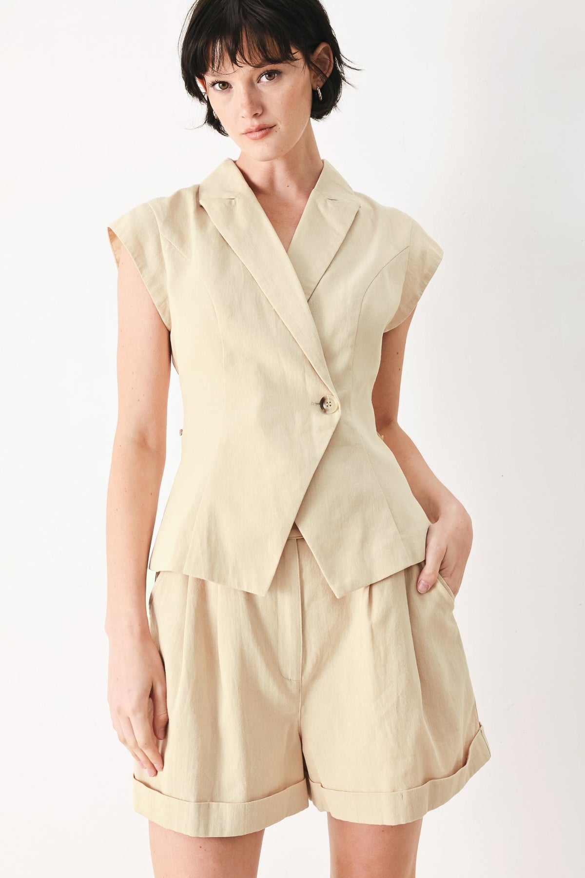 DESERT MINIMAL WOVEN VEST
