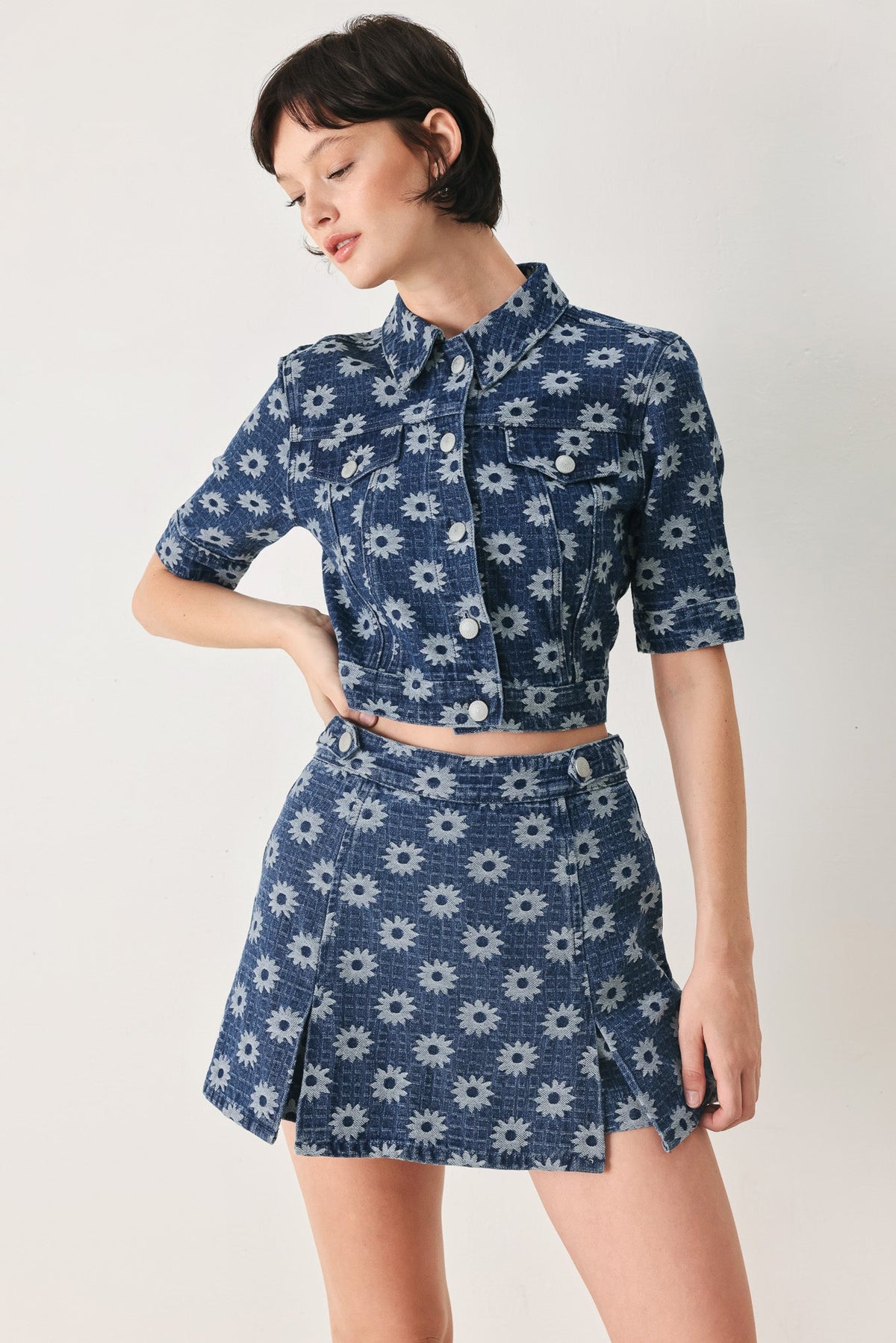 SWEET DAISY WOVEN JACQUARD DENIM JACKET