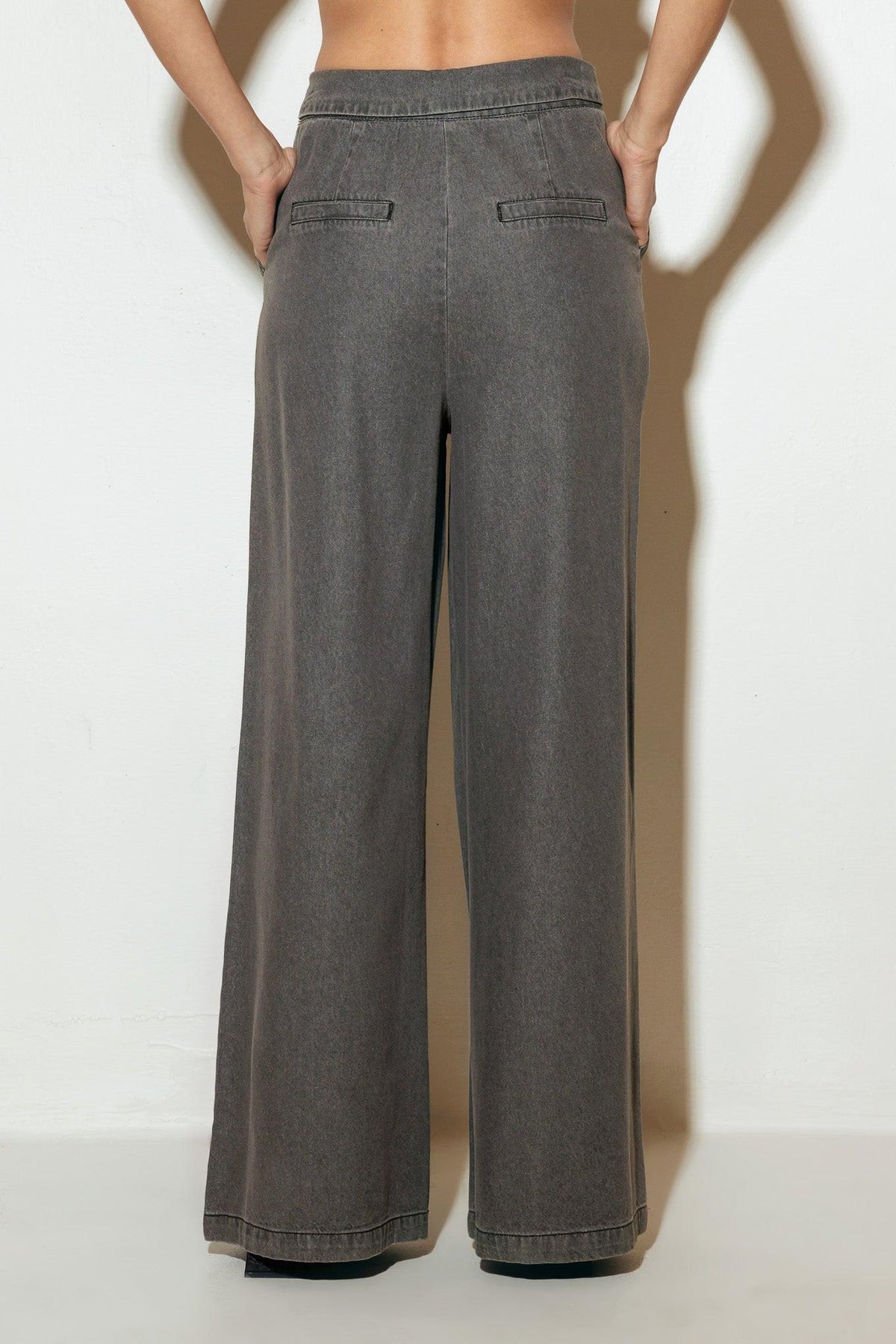WEEKEND WANDERER DENIM PANTS