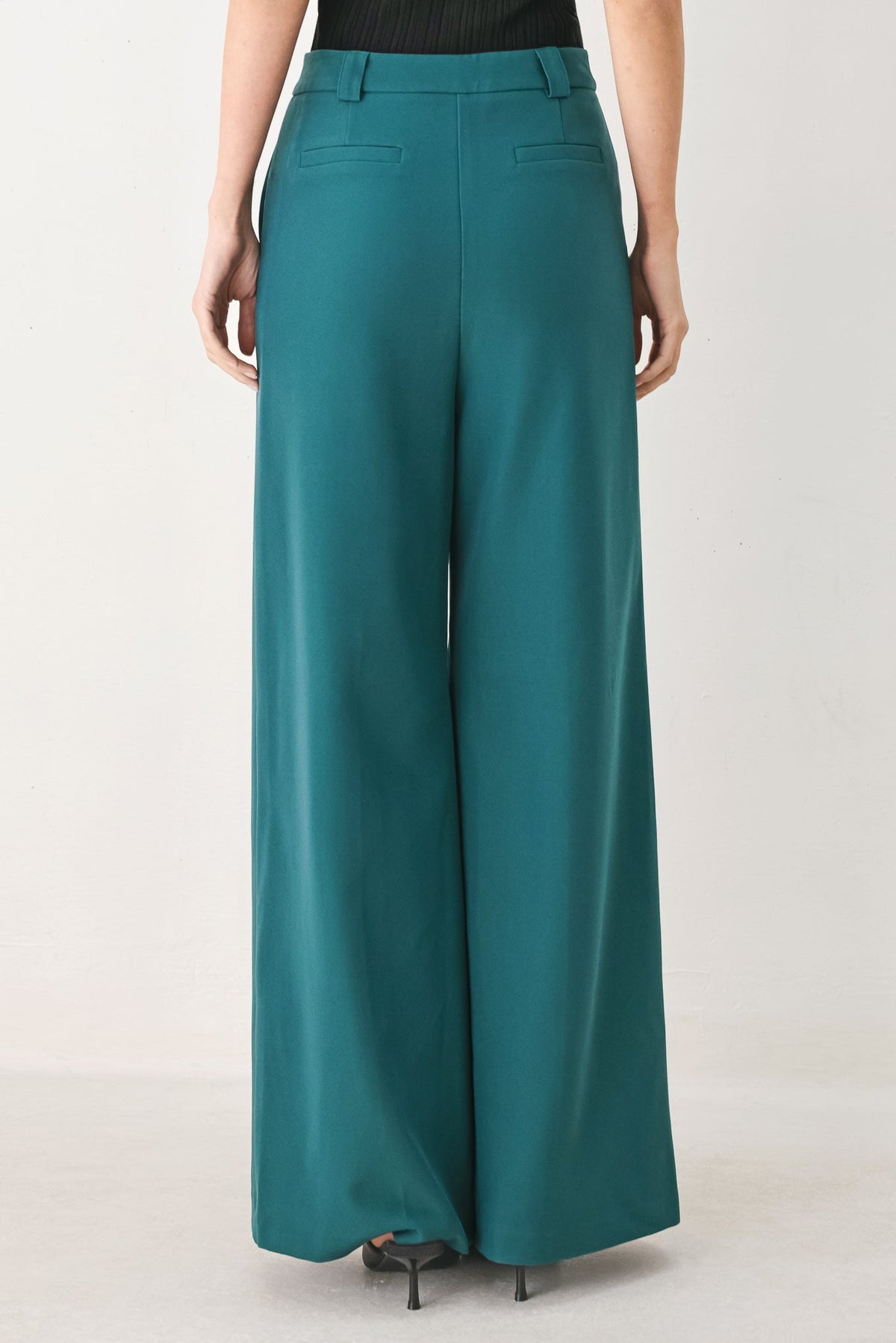 MODERN FLOW WOVEN PANTS