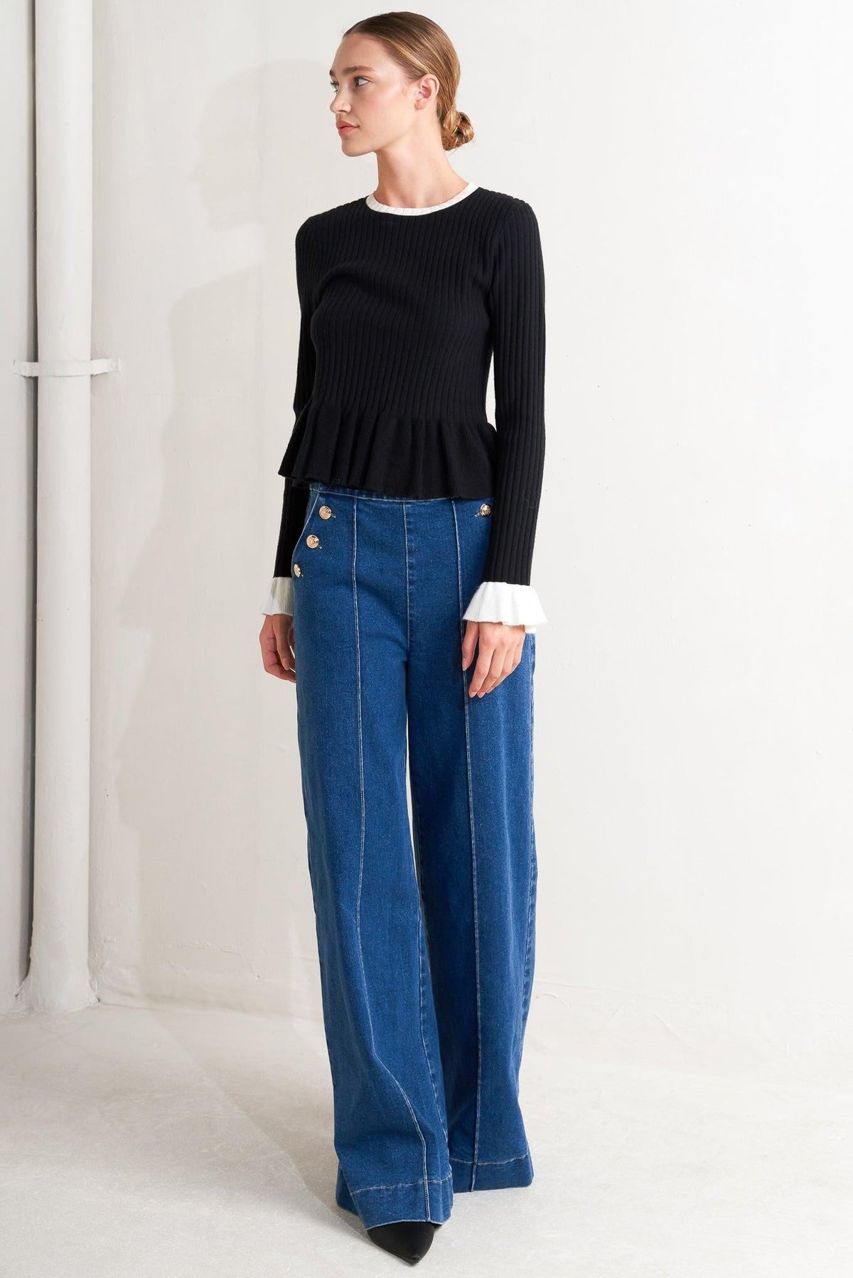 DELICATE EDGE SWEATER KNIT TOP