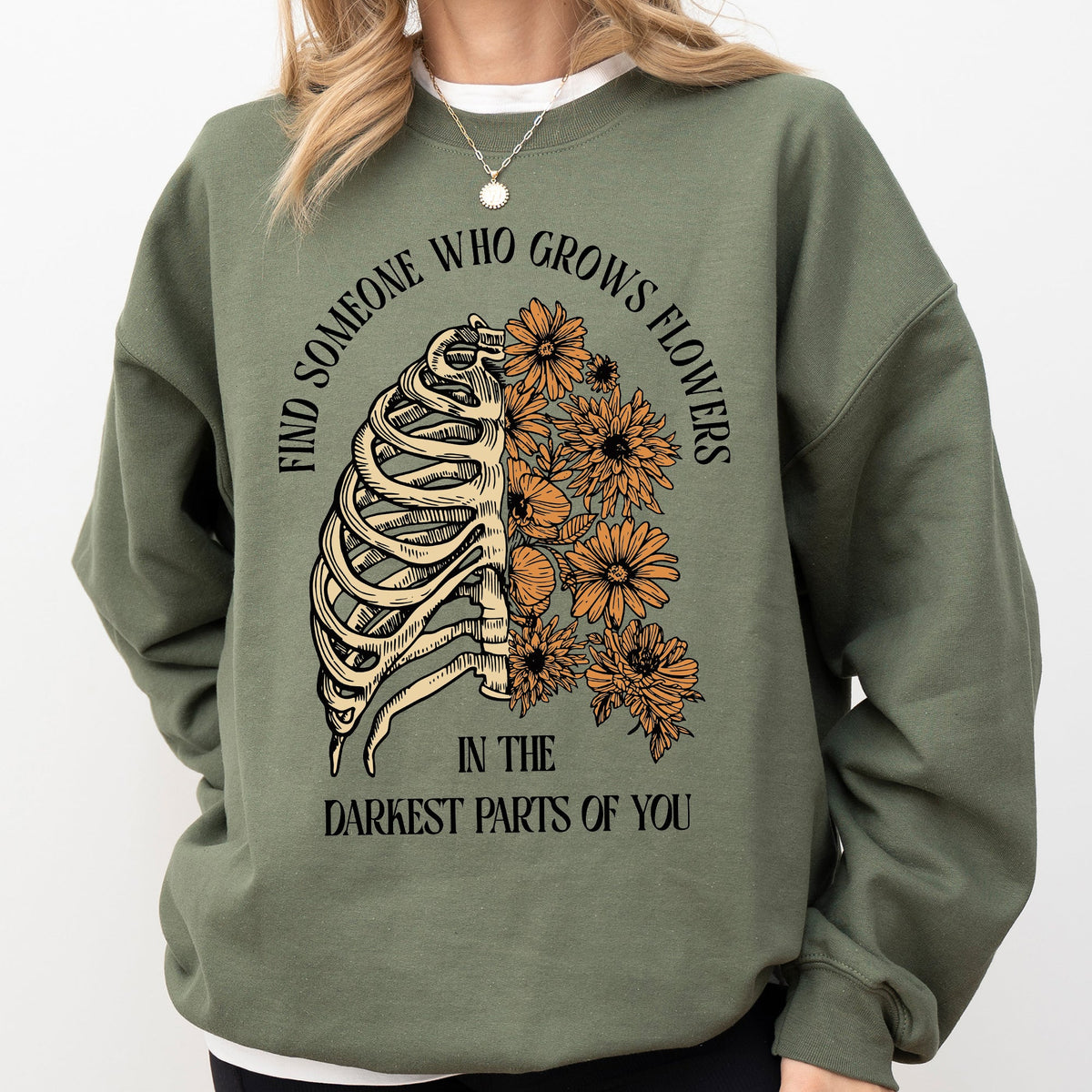 Find Someone Who Grows Flowers Skeleton Cowgirl Floral Western Skeleton Art Design Sweatshirt