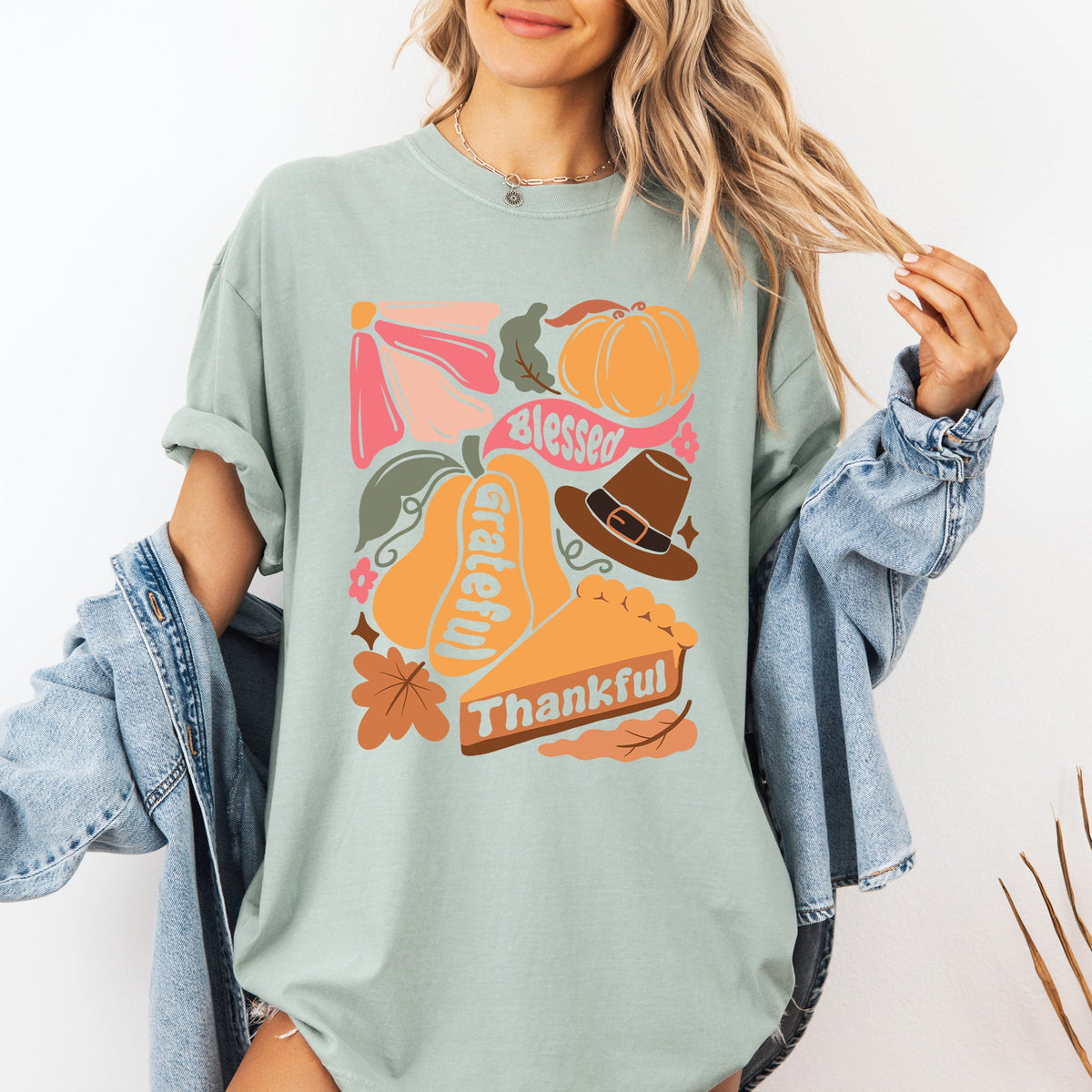 Grateful Thankful Blessed Autumn Thanksgiving Flowers Pumpkins Pilgrims Comfort Colors Tee