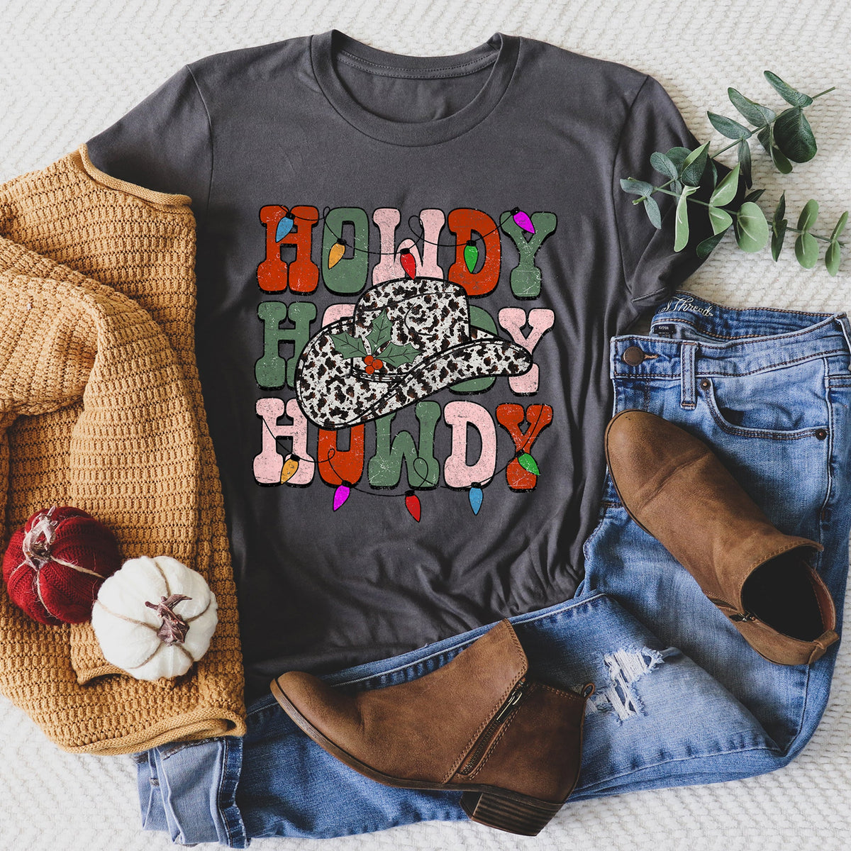 Howdy Christmas Leopard Print Cowboy Hat Retro Text Vintage Western Holiday Graphic Tee