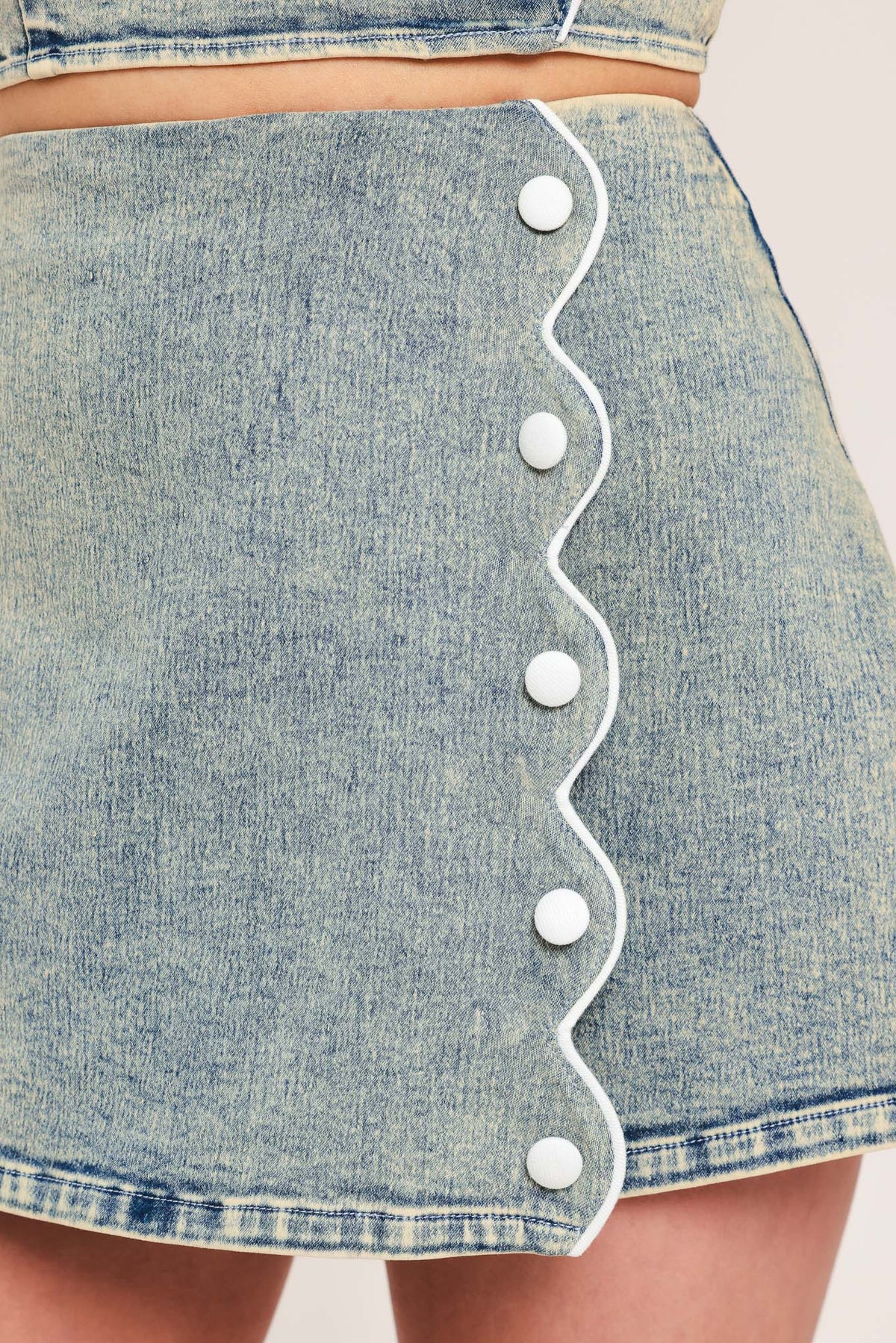 SWEET DETAIL DENIM SKORT