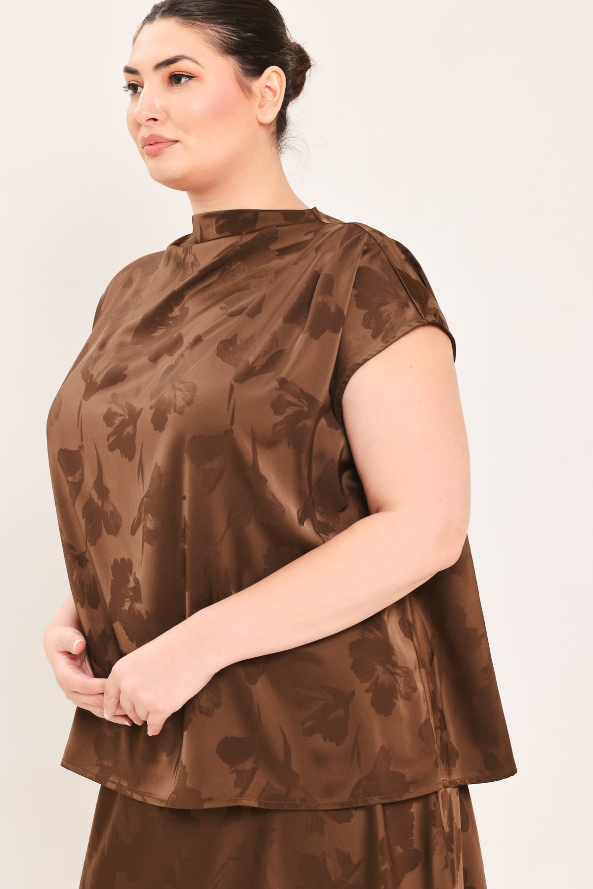 CHOCOLATE FLORAL WOVEN JACQUARD TOP