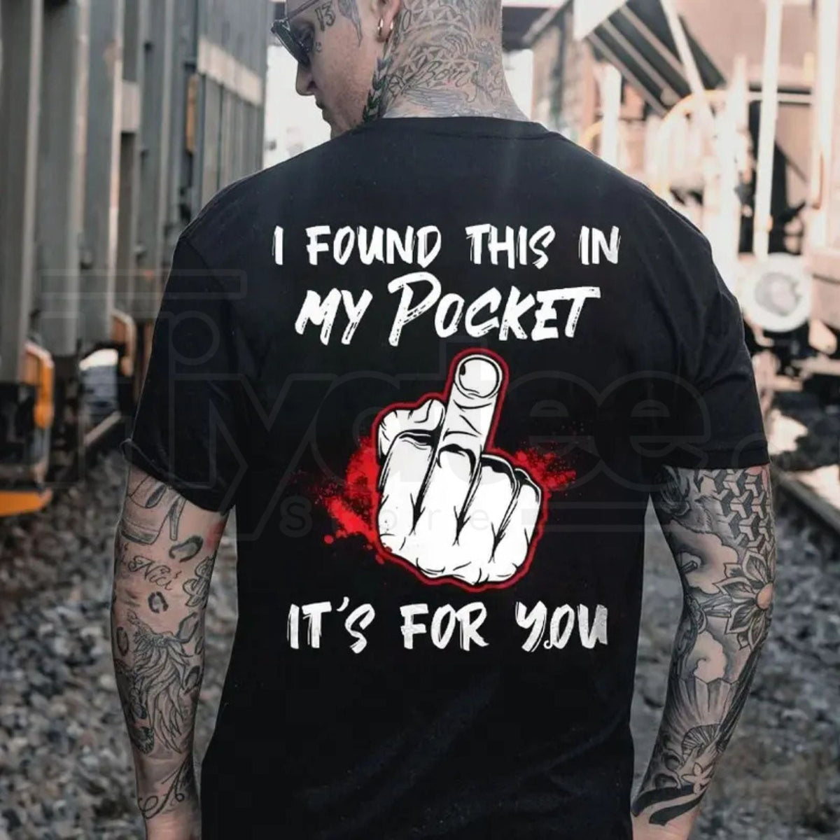 "I Found This In My Pocket" – Funny Middle Finger Men’s Graphic Top