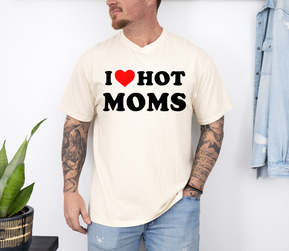 I Love Hot Moms Funny Mom Heart Graphic For Mother's Day Celebration Comfort Colors Tee