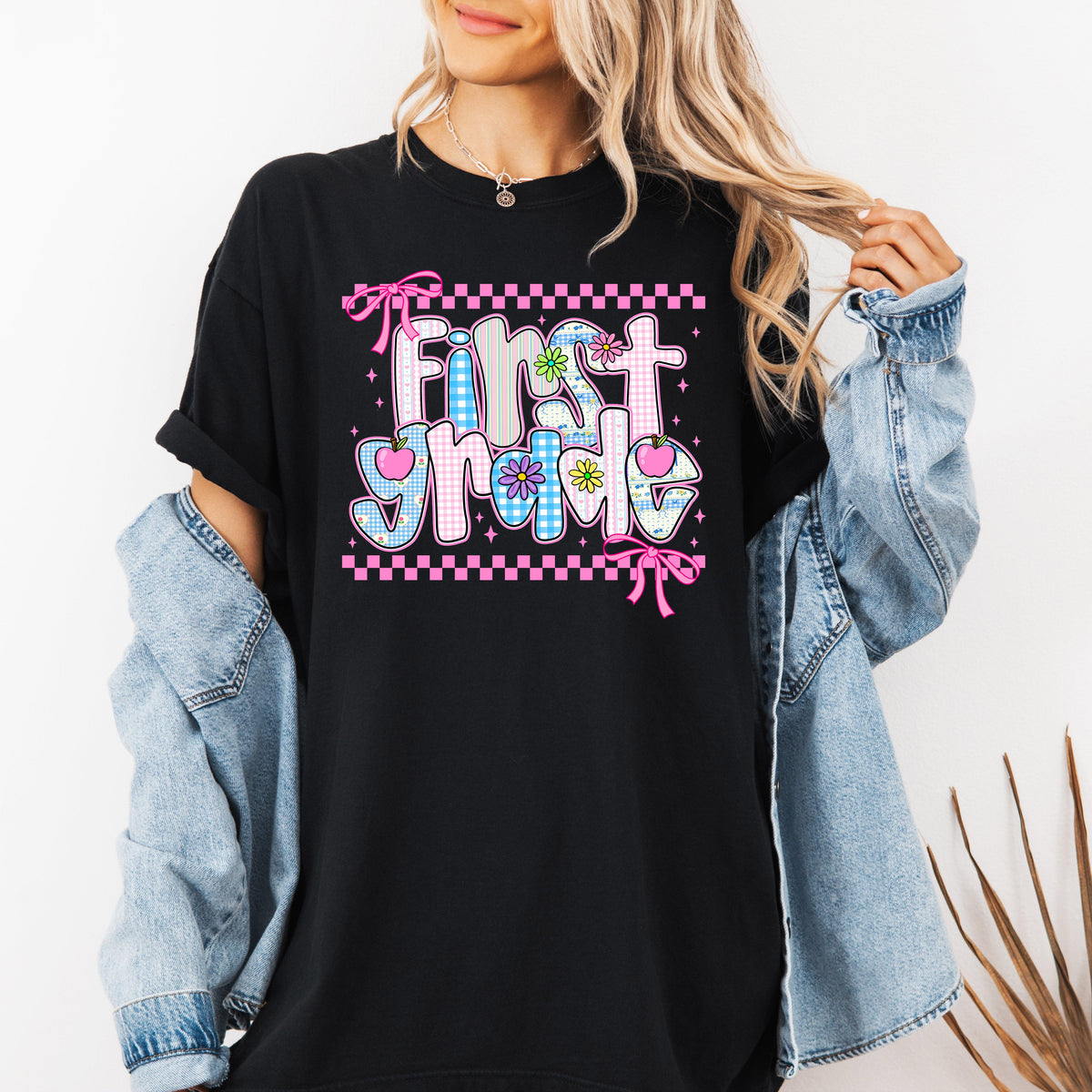 First Grade Teacher Retro Checkered Pattern Back To School Style For Teachers Comfort Colors Tee