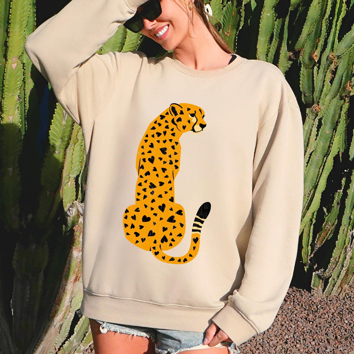 Leopard Heart Spots Valentine's Day Leopard Print Love Pattern Cozy Vintage Style Sweatshirt