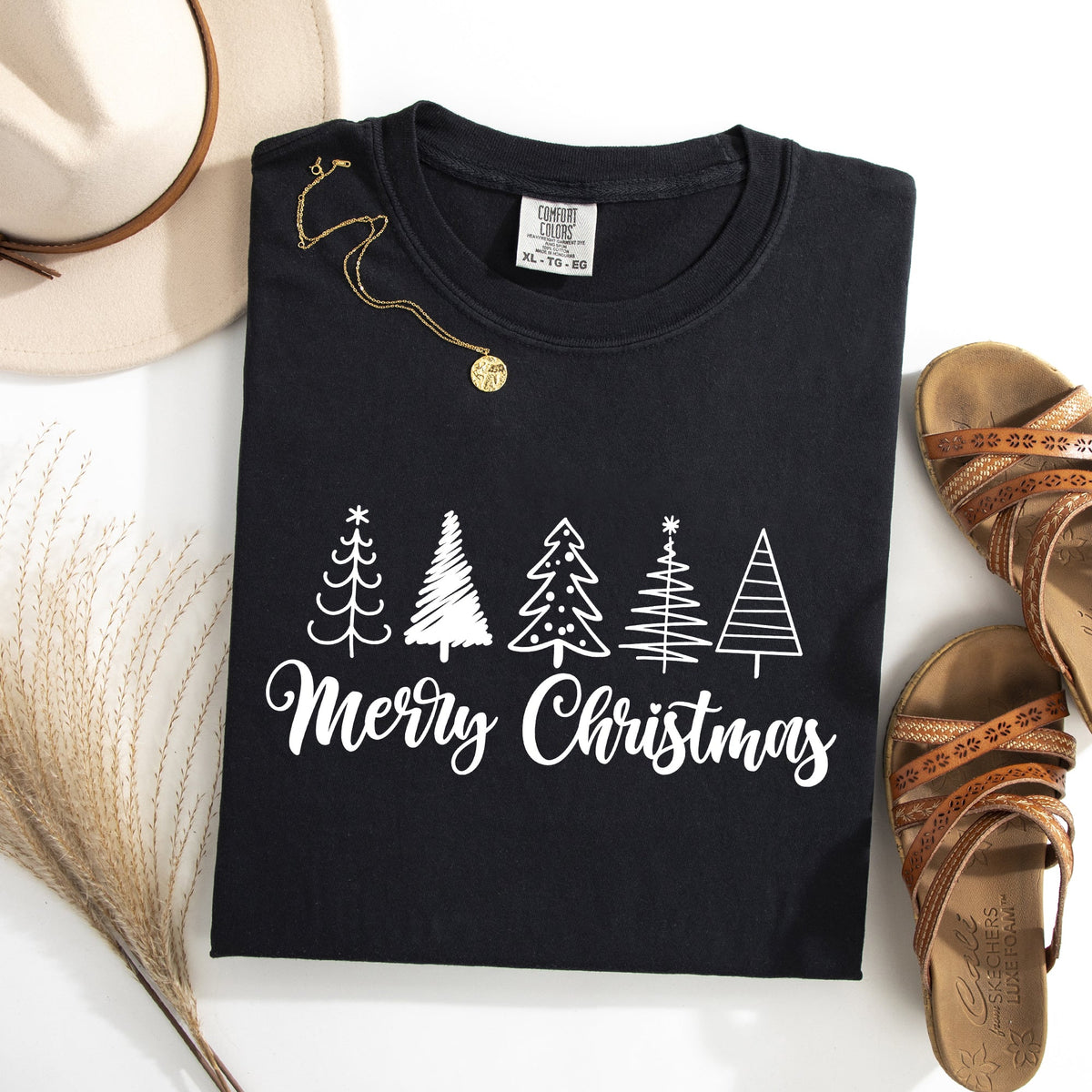 Minimalist Merry Christmas Trees Classic Retro Winter Santa Xmas Comfort Colors Tee