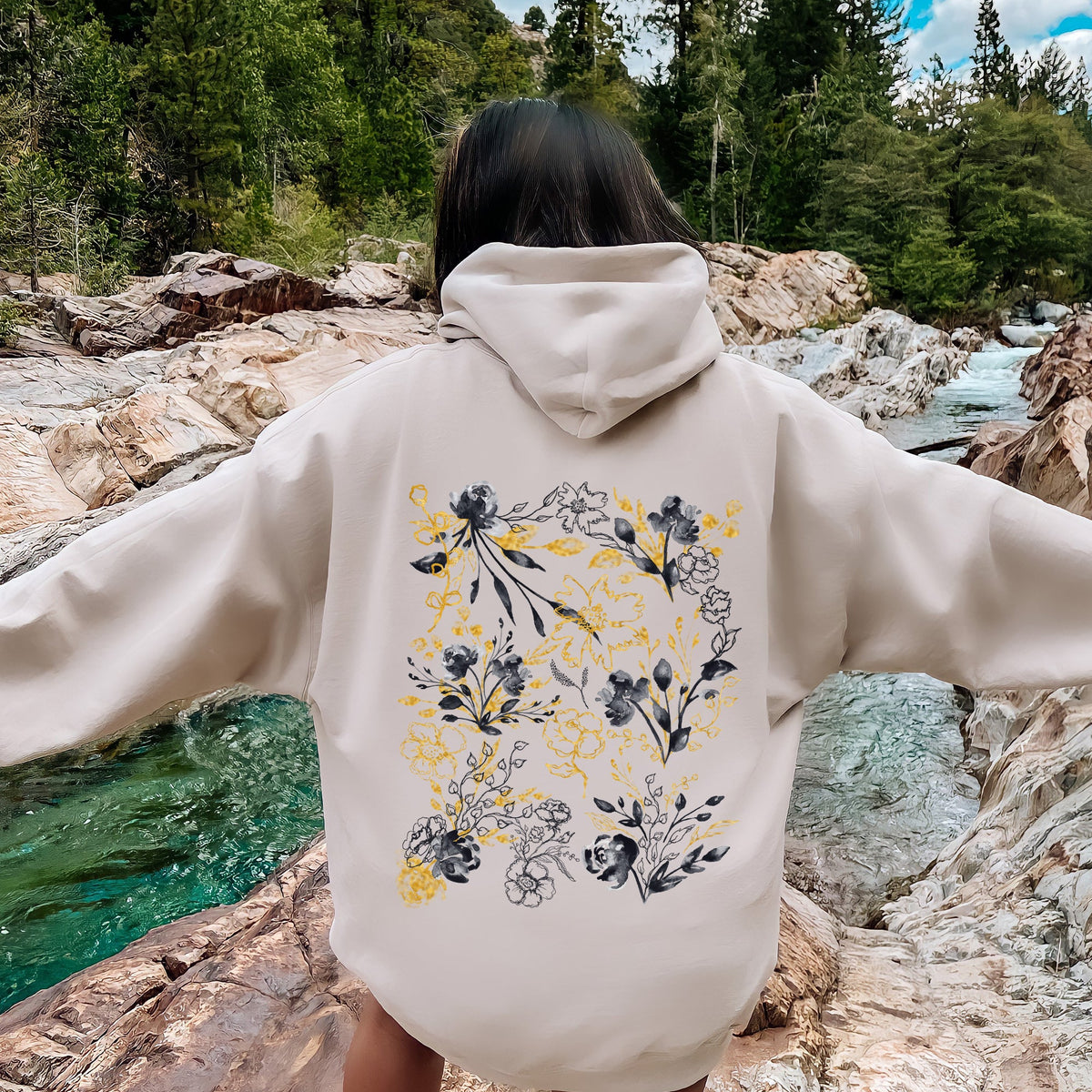Floral Pattern Botanical Flowers Garden Bloom Woodland Baroque Motif, Petals and Evergreen Leaves Dream Design Hoodie