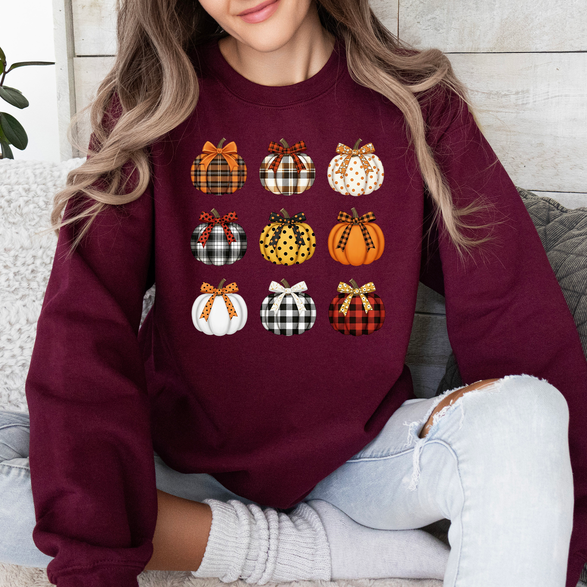 Patterned Pumpkins Halloween Harvest Pattern Cozy Vintage Autumn Night Sweatshirt