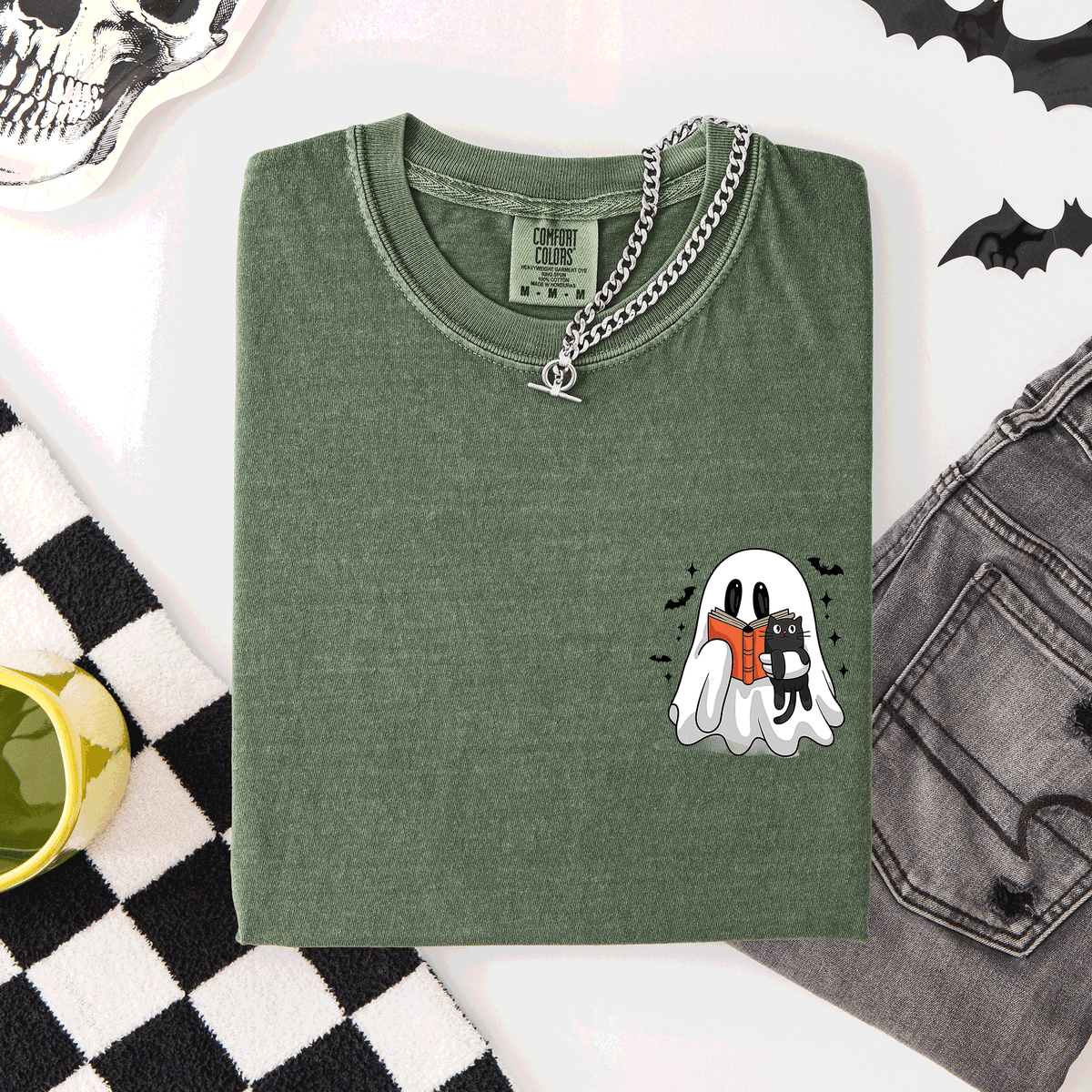 Reading Ghost Cat Funny Halloween Book Library Pocket Edition Comfort Colors Tee