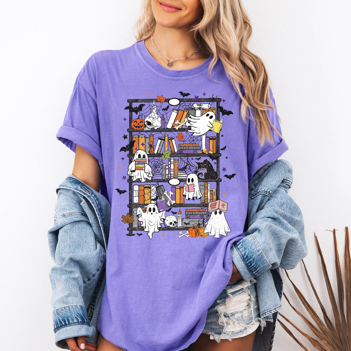 Reading Ghosts Bookish Library Spooky Halloween Booktok Classic Literary Lovers Cozy Comfort Colors Tee