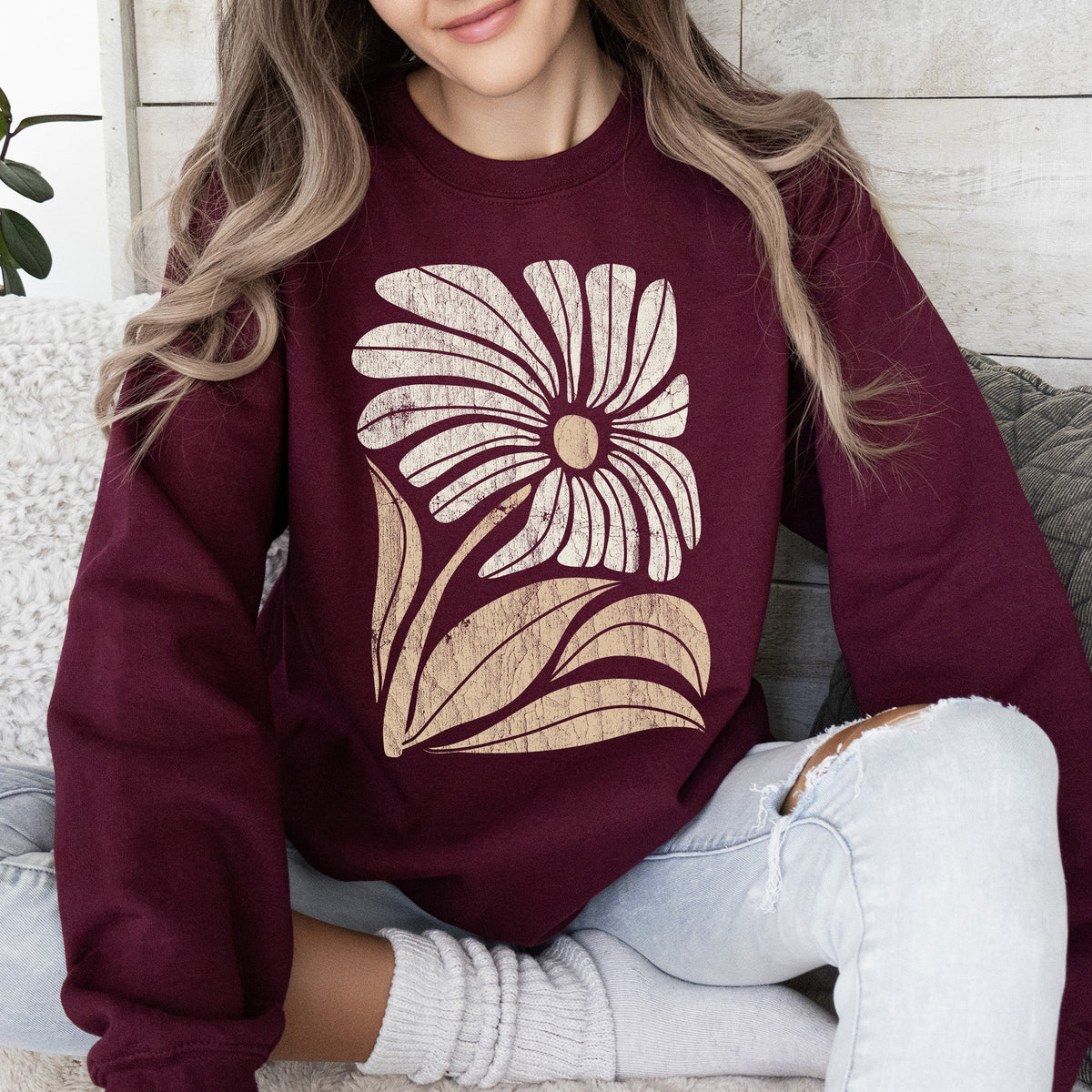 Cozy Soft Retro Flower Bold Floral Boho Print Fleece Lined Weekend Wear Sweatshirt