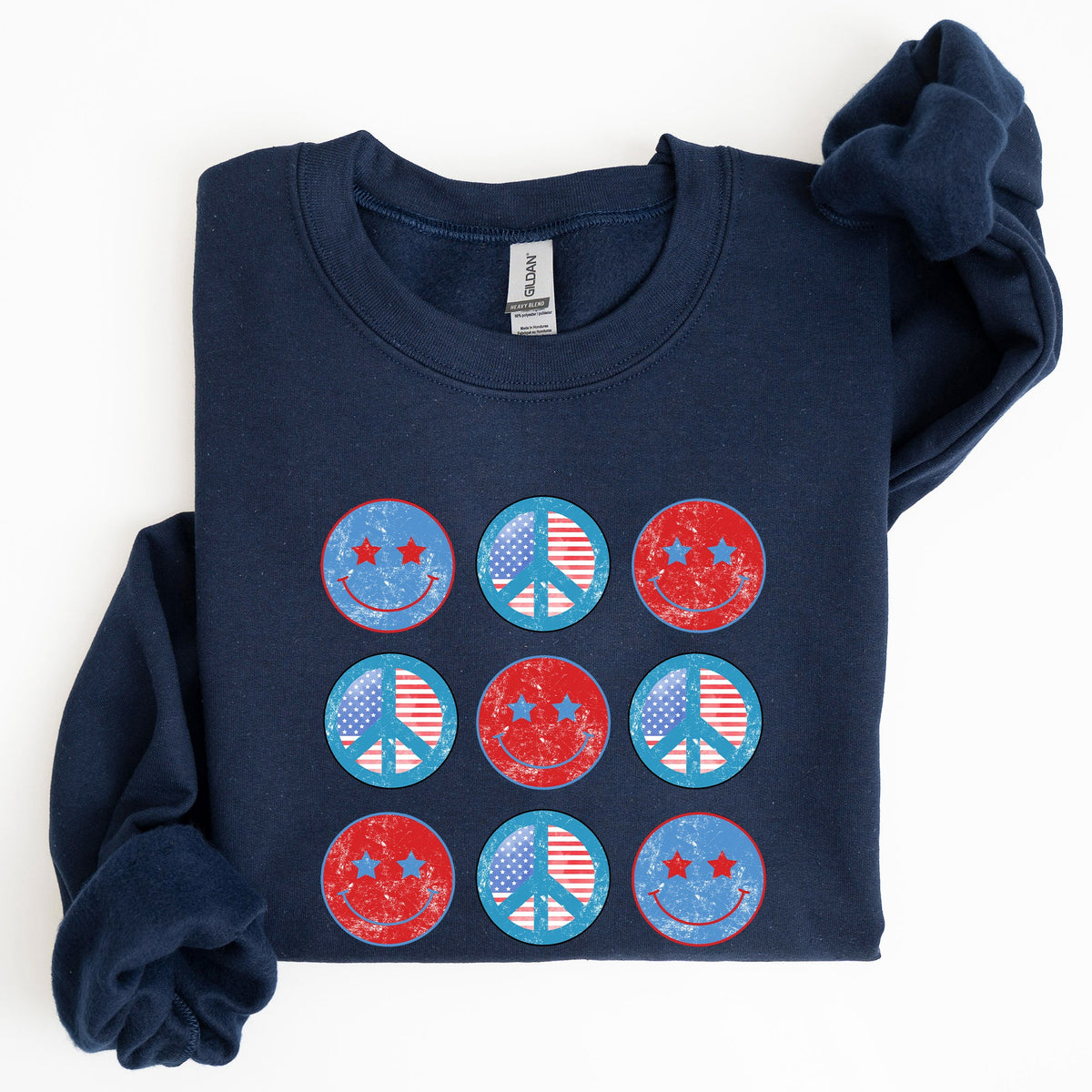 Retro Patriotic Smiley Flag America Peace Vintage Emblem Print USA Patriotism Design Sweatshirt