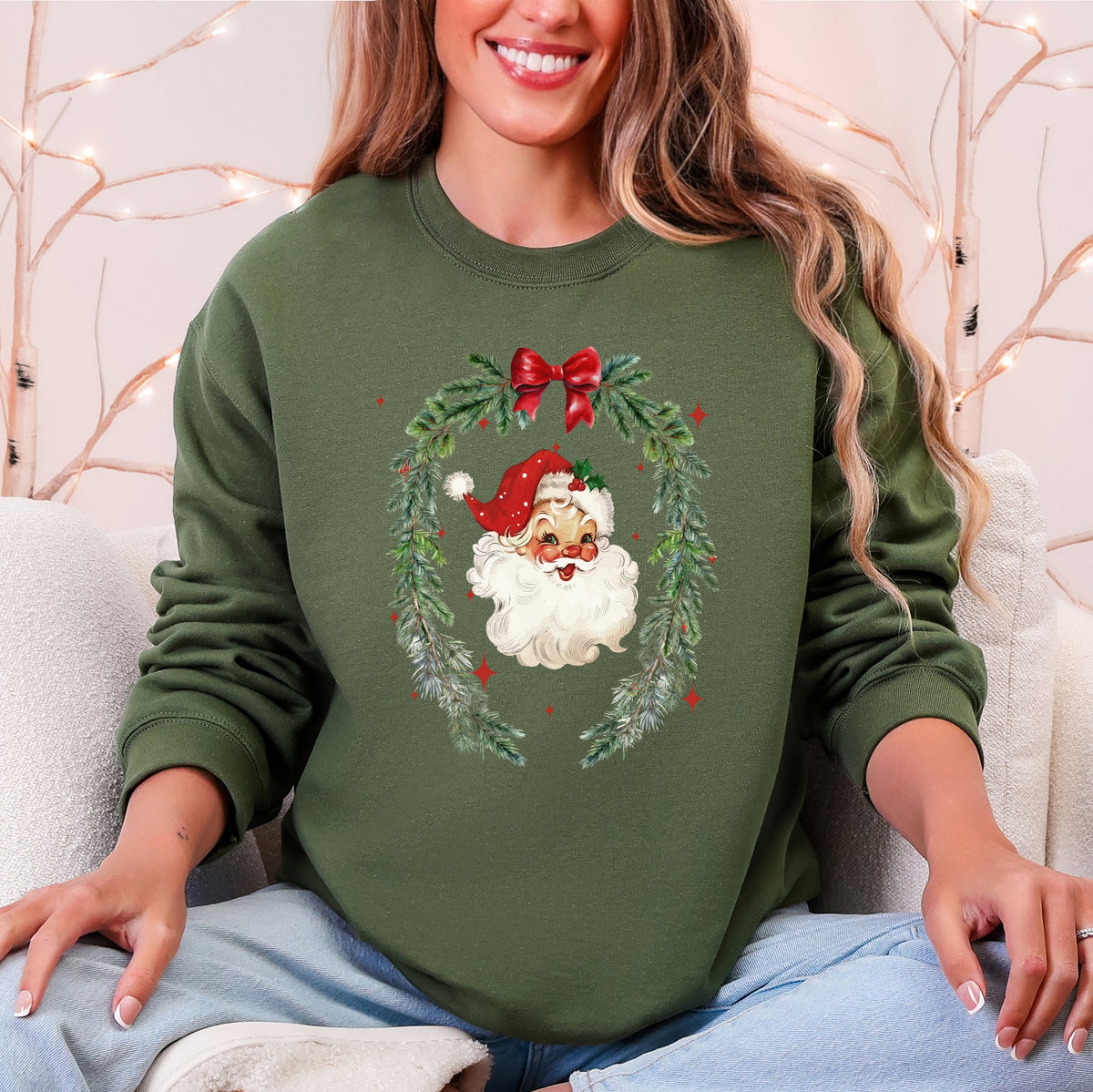 Retro Santa Christmas Vintage Festive Nostalgic Holiday Cheer Old Fashioned Christmas Charm Classic Seasonal Sweatshirt
