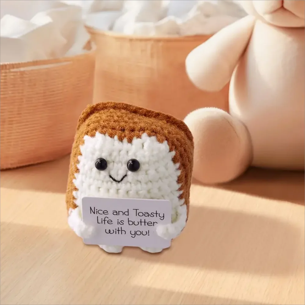 Cheerful Positive Toast Doll: 2.56" Knitted Crochet Toy with Encouragement Card - Perfect for Friends Gatherings New Year Decor
