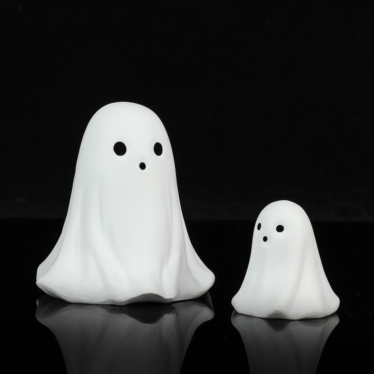 2 Pcs Halloween Decor Indoor-Ghost in Abs Resin Cloche-Cute Ghost for HomeTabletop Party Decor  Holiday Decorations outdoor