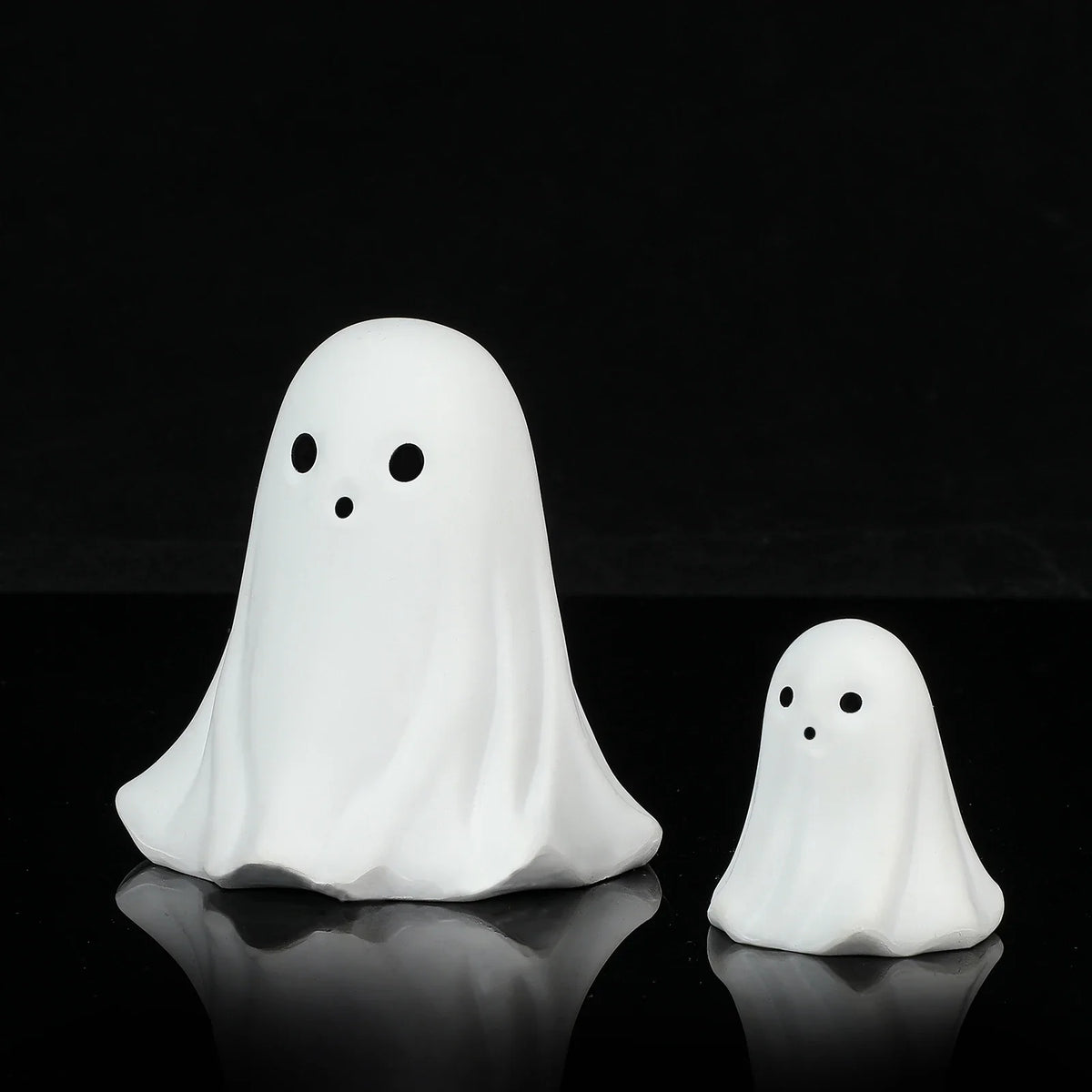 2 Pcs Halloween Decor Indoor-Ghost in Abs Resin Cloche-Cute Ghost for HomeTabletop Party Decor  Holiday Decorations outdoor