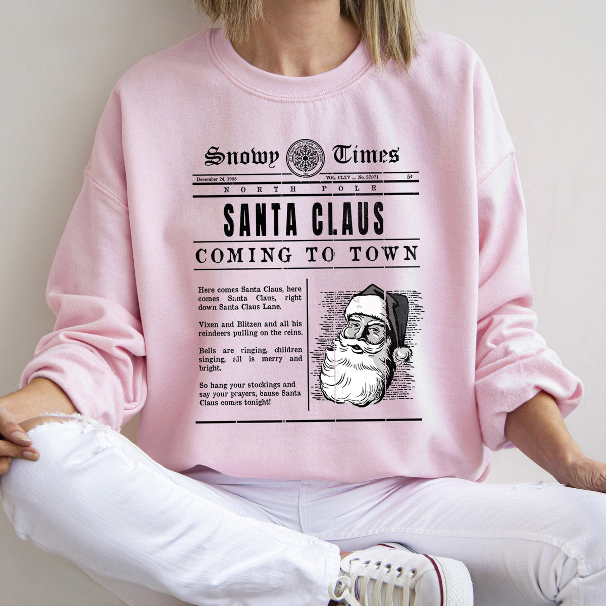 Santa Claus Is Coming To Town, Retro Newspaper Christmas Edition Vintage Print Sweatshirt