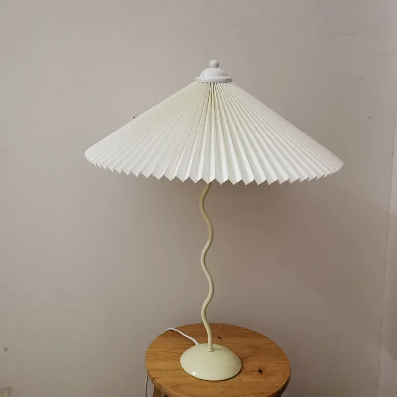 Table Lamp ins Retro Pleated Umbrella Nordic Medieval Korean Master Bedroom Bedside Lamp Swing Iron Art Drop Shipping