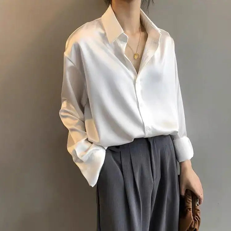 A white shirt for women's autumn and winter, with a unique design sense, is a versatile, retro, Hong Kong-style, elegant, long-s