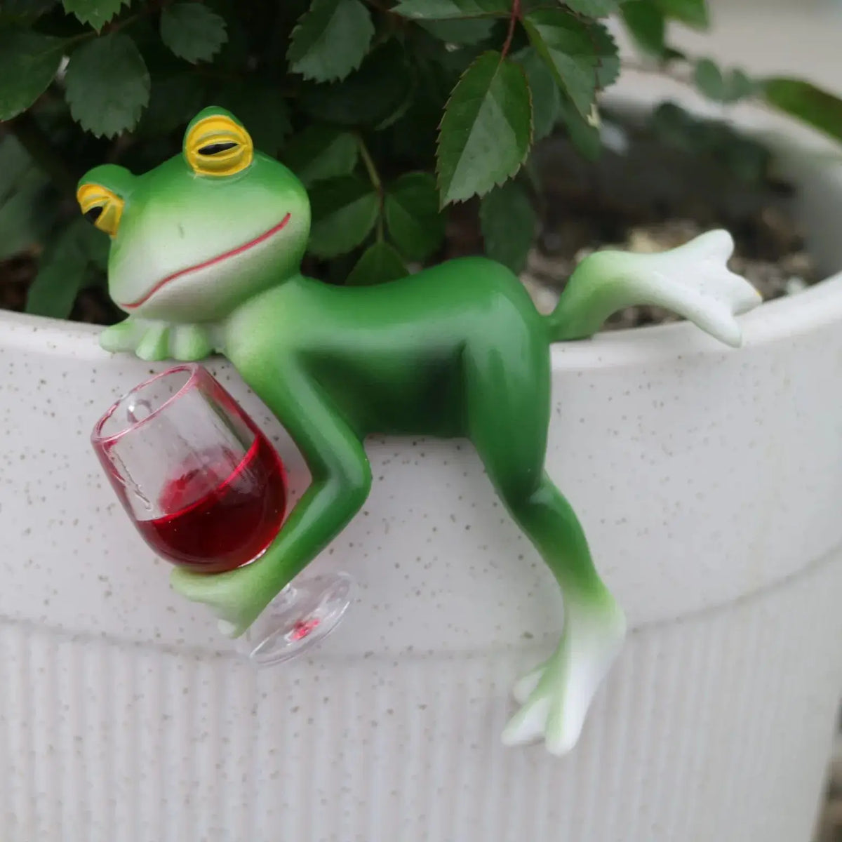1 Piece of Interesting Green Frog and Wine Glass Hangings Full - Indoor and Outdoor Decoration Suitable for Garden, Aquarium, Garden Ponds, Flower Pots and Frog Themed Garden.
